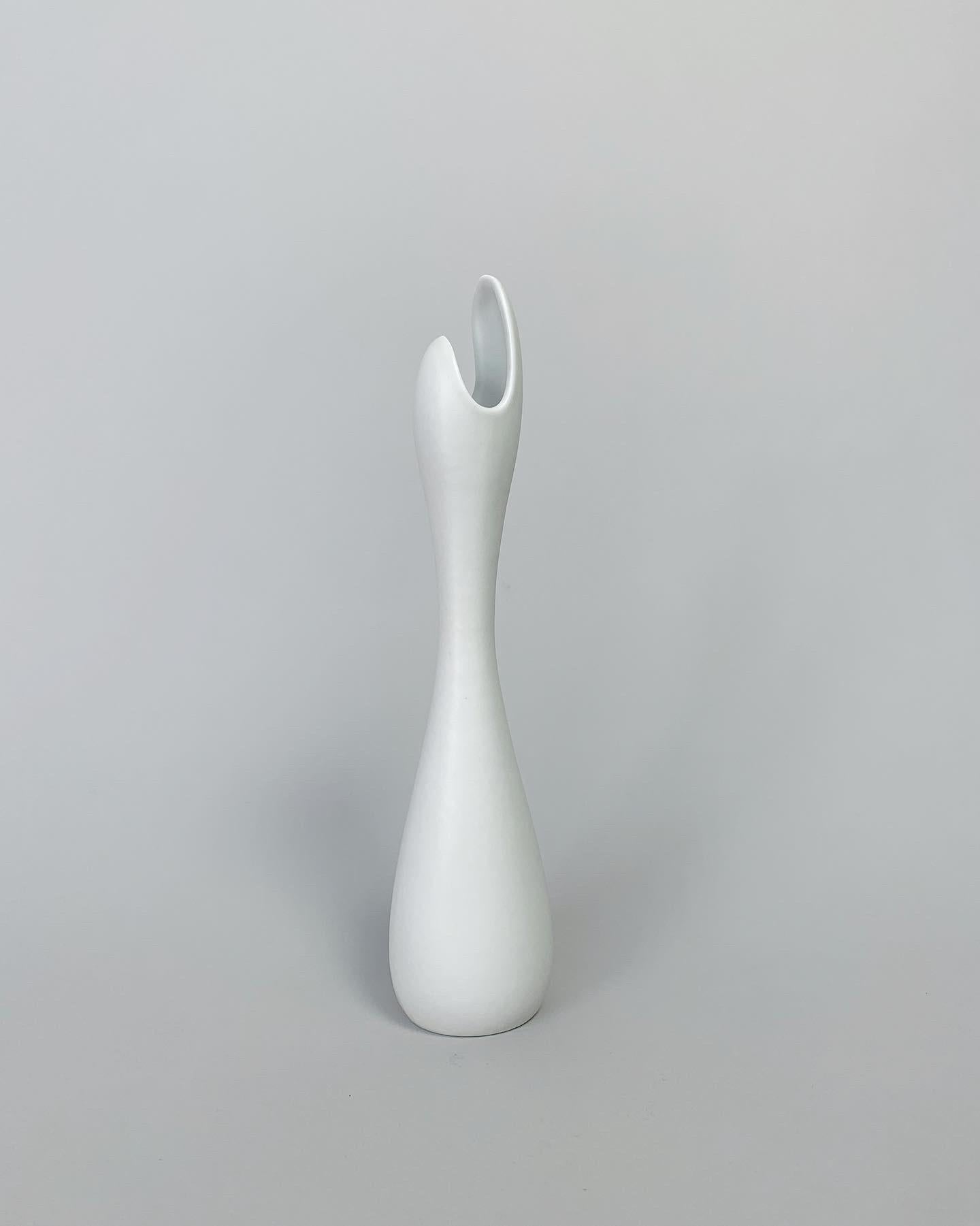 Swedish Gunnar Nylund Caolina Vase White Glazed Stoneware Carrara Rörstrand Sweden For Sale