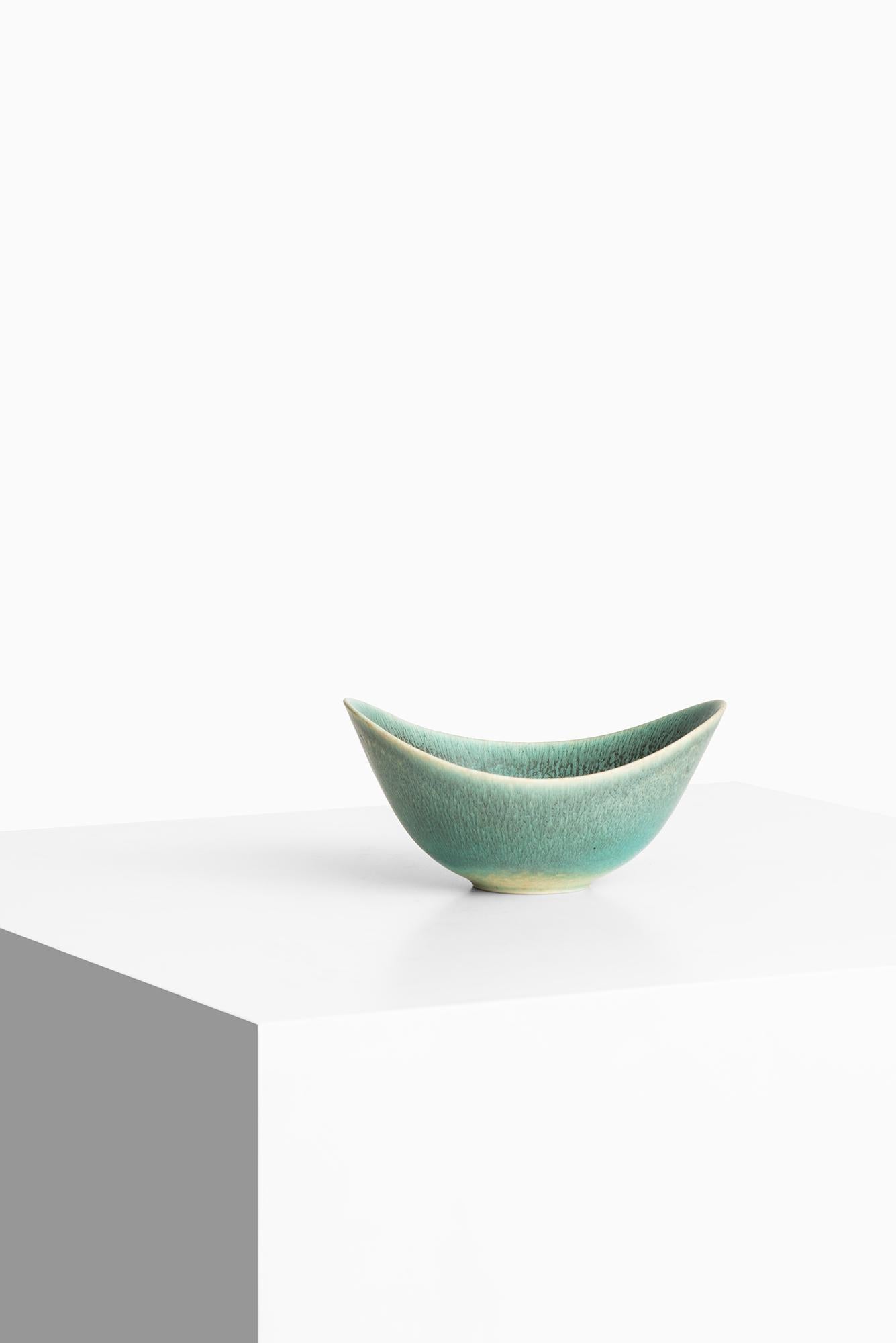 Ceramic bowl model ARO designed by Gunnar Nylund. Produced by Rörstrand in Sweden.