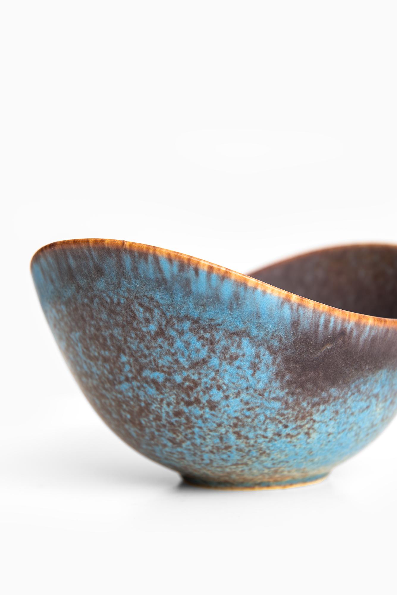 Swedish Gunnar Nylund Ceramic Bowl Model ARO by Rörstrand in Sweden For Sale