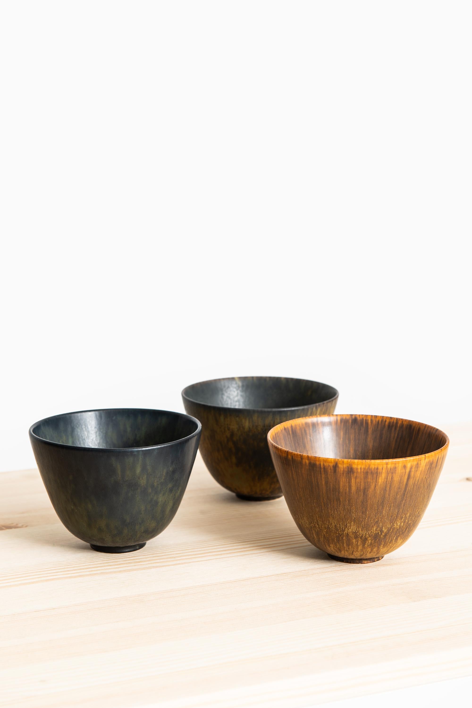 Gunnar Nylund Ceramic Bowl Model ARU by Rörstrand in Sweden In Good Condition In Limhamn, Skåne län