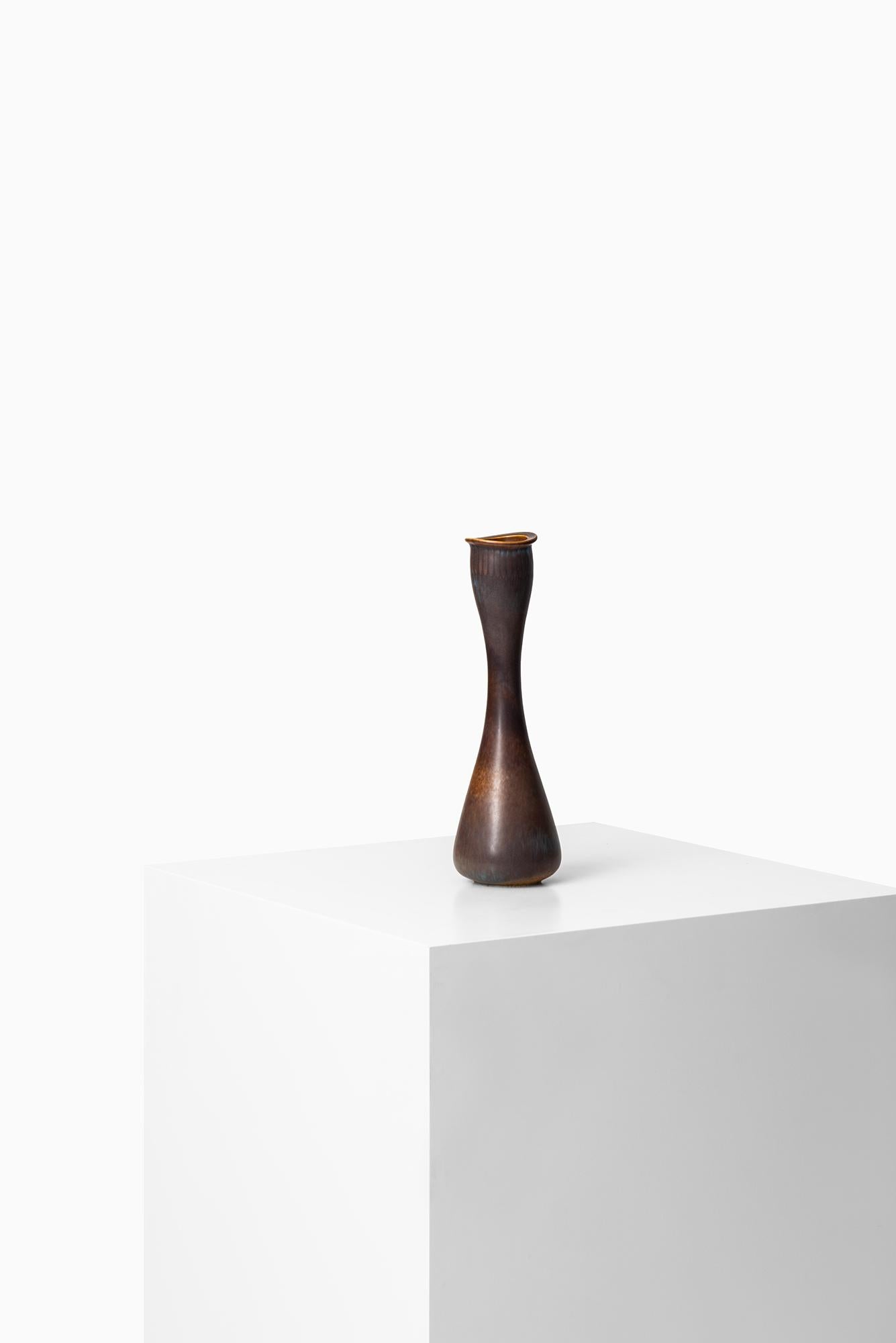 Gunnar Nylund Ceramic Vase by Rörstrand in Sweden In Excellent Condition For Sale In Limhamn, Skåne län