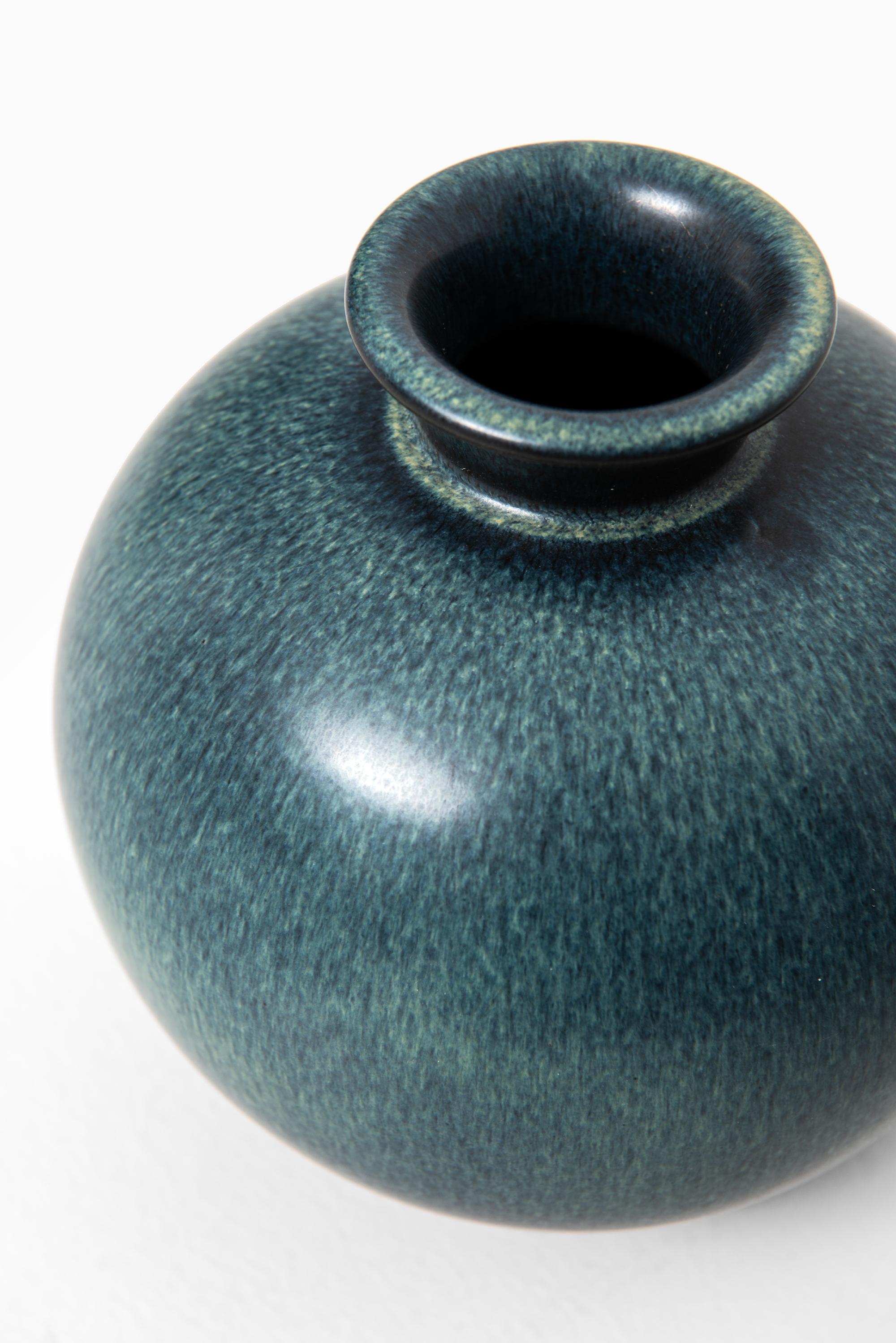 Gunnar Nylund Ceramic Vase by Rörstrand in Sweden In Good Condition In Limhamn, Skåne län