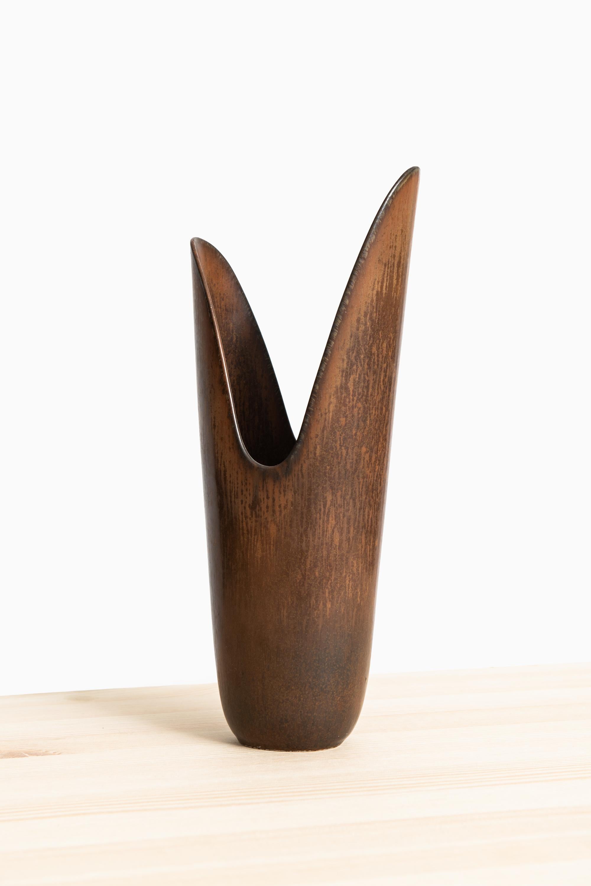 Ceramic vase model ARZ designed by Gunnar Nylund. Produced by Rörstrand in Sweden.
