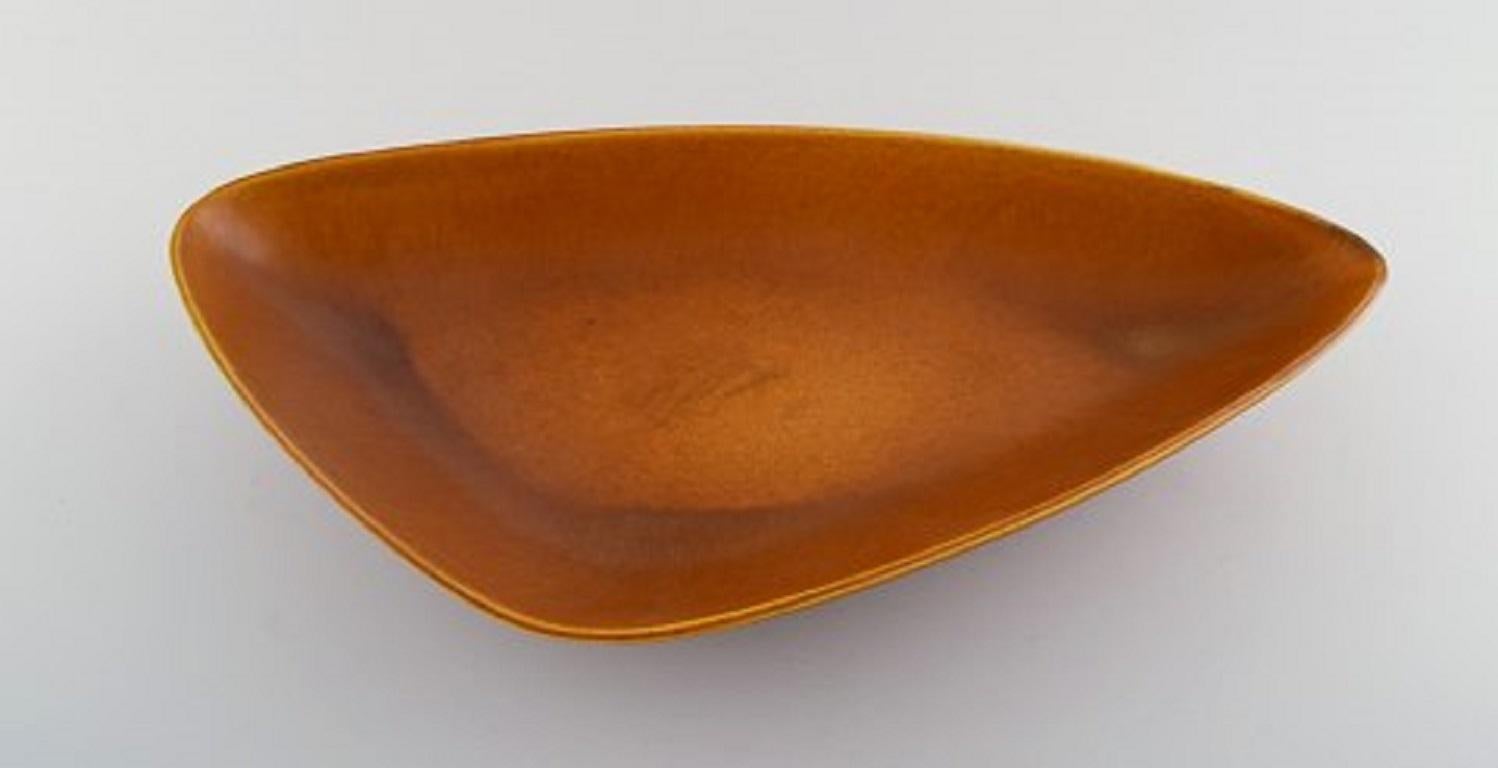 Danish Gunnar Nylund for Nymølle, Large Triangular Dish in Glazed Ceramics, 1960s For Sale