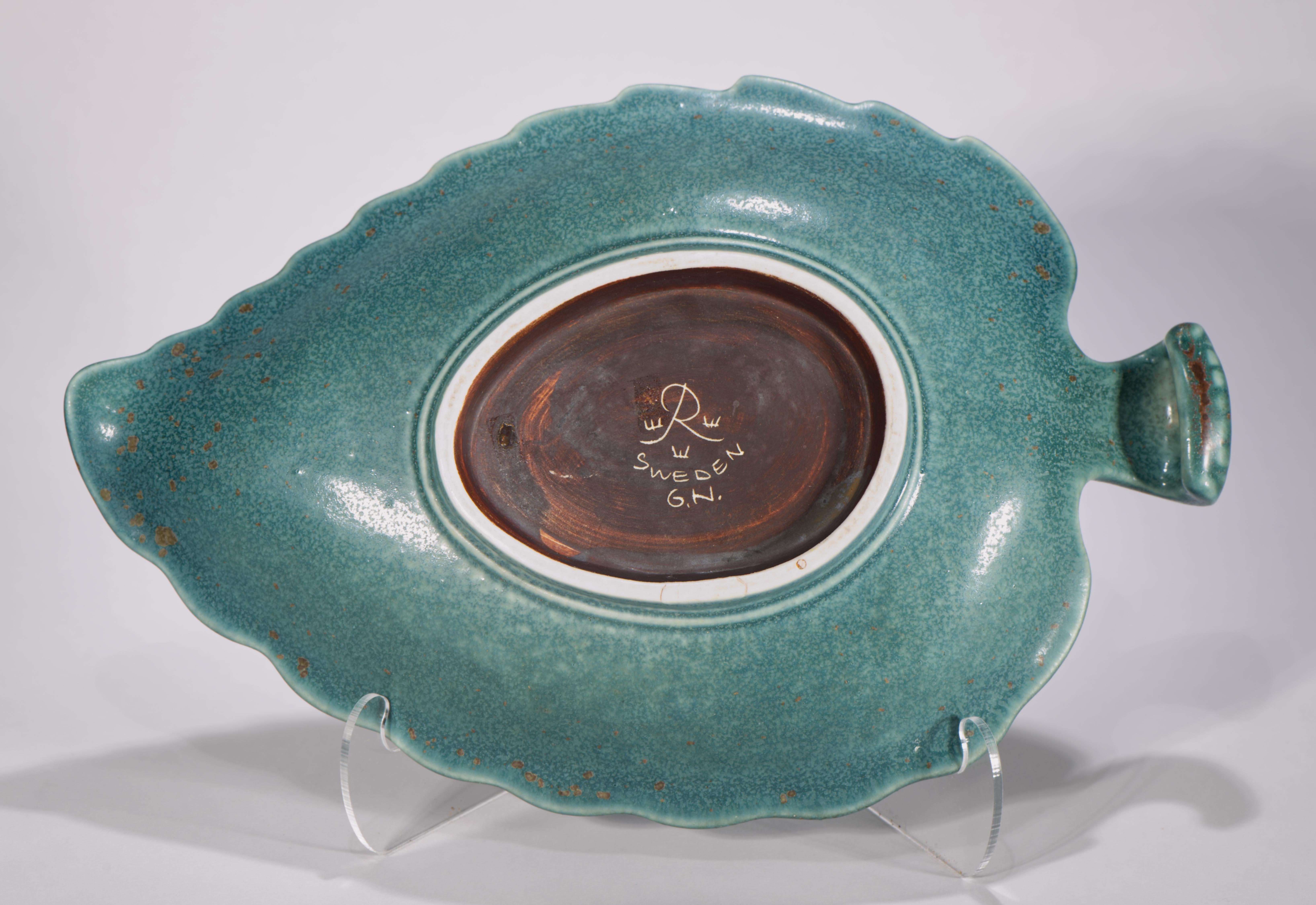 Gunnar Nylund für Rörstand Schweden Keramische Blattschale Tablett 1940-1956 (Skandinavische Moderne) im Angebot