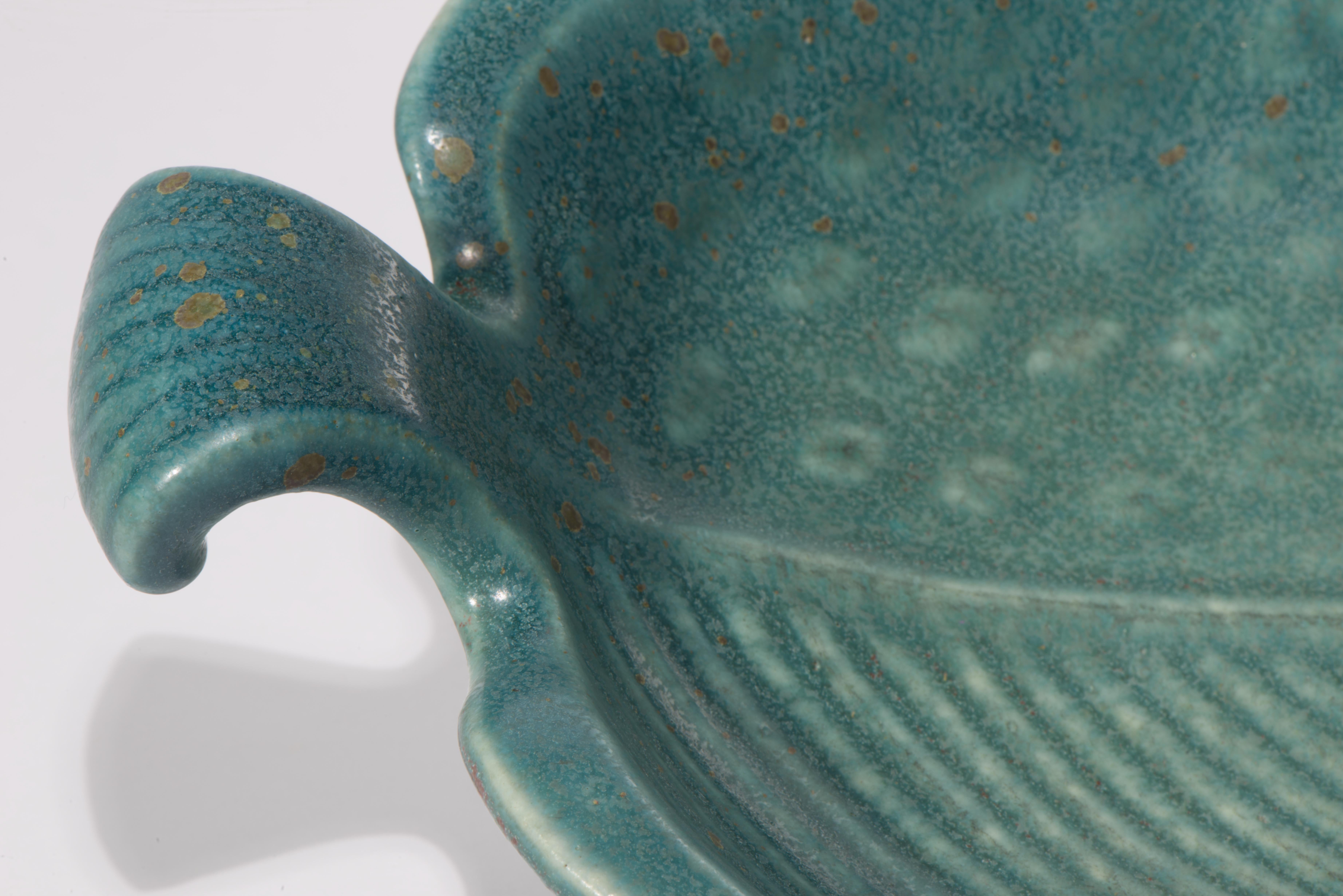 Gunnar Nylund für Rörstand Schweden Keramische Blattschale Tablett 1940-1956 (20. Jahrhundert) im Angebot