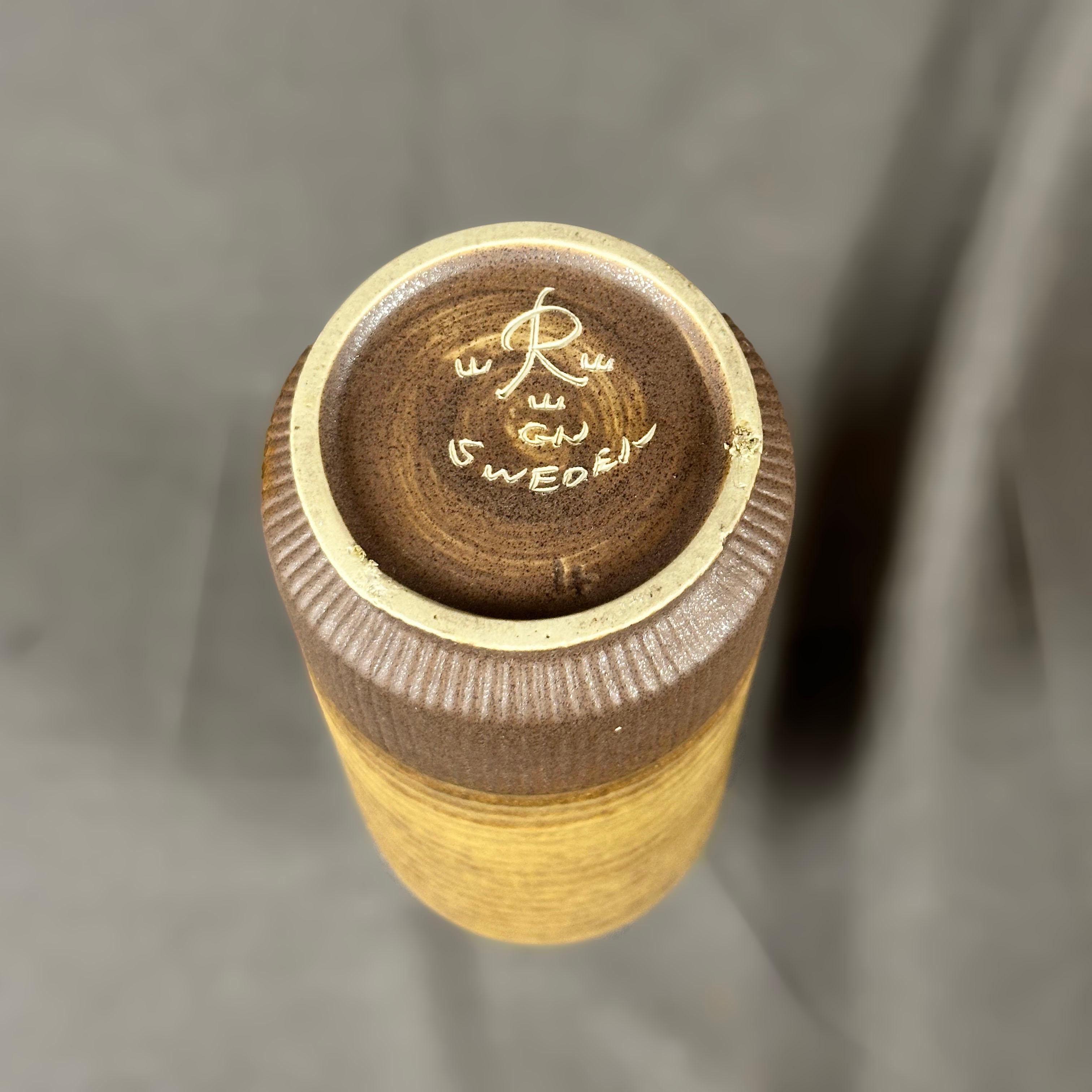 Céramique Vase à fleurs moutarde de la collection Petitess de Gunnar Nylund pour Rörstrand 1964 en vente