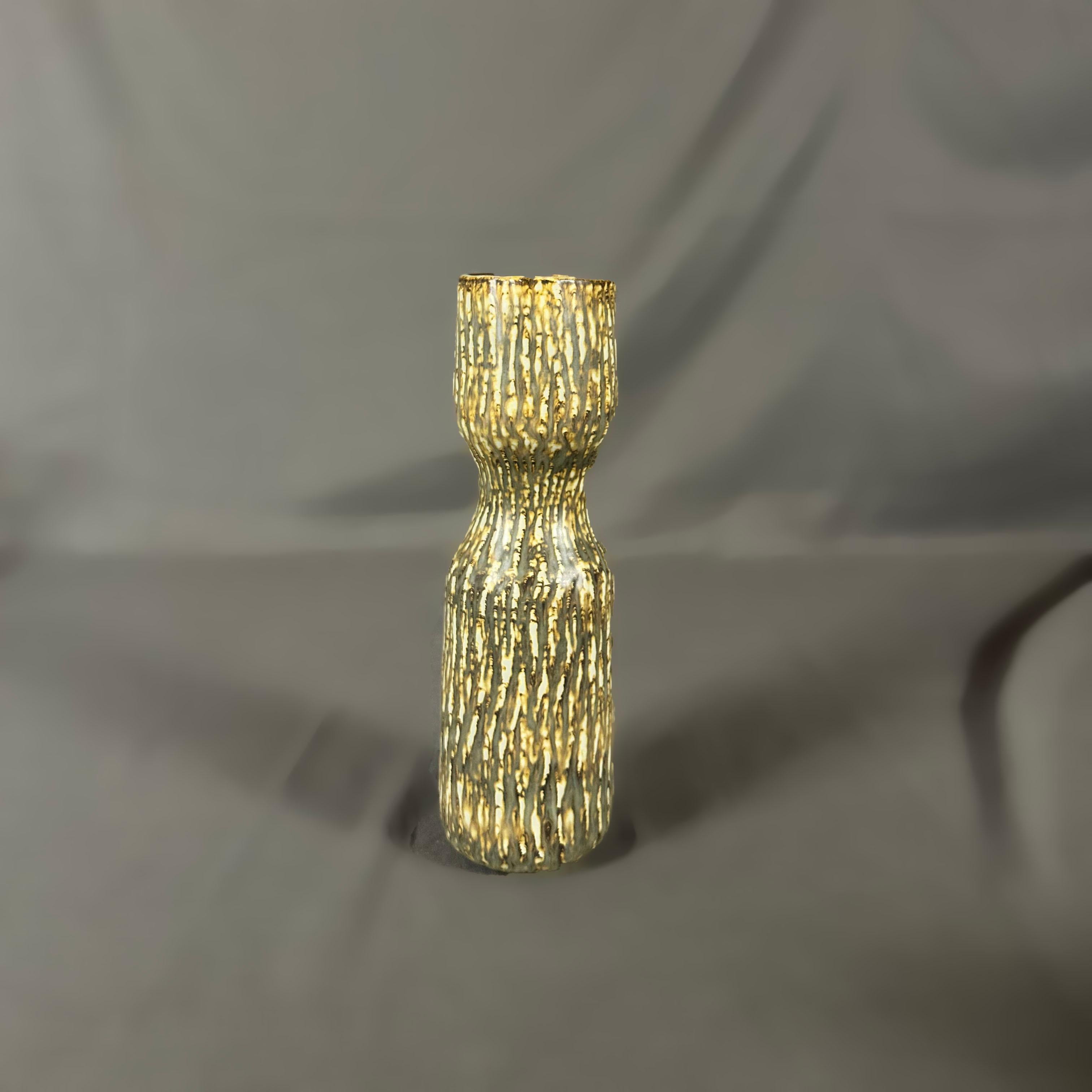 Swedish Gunnar Nylund for Rörstrand 1965's Model 7 Flower Vase from Rubus Collection For Sale
