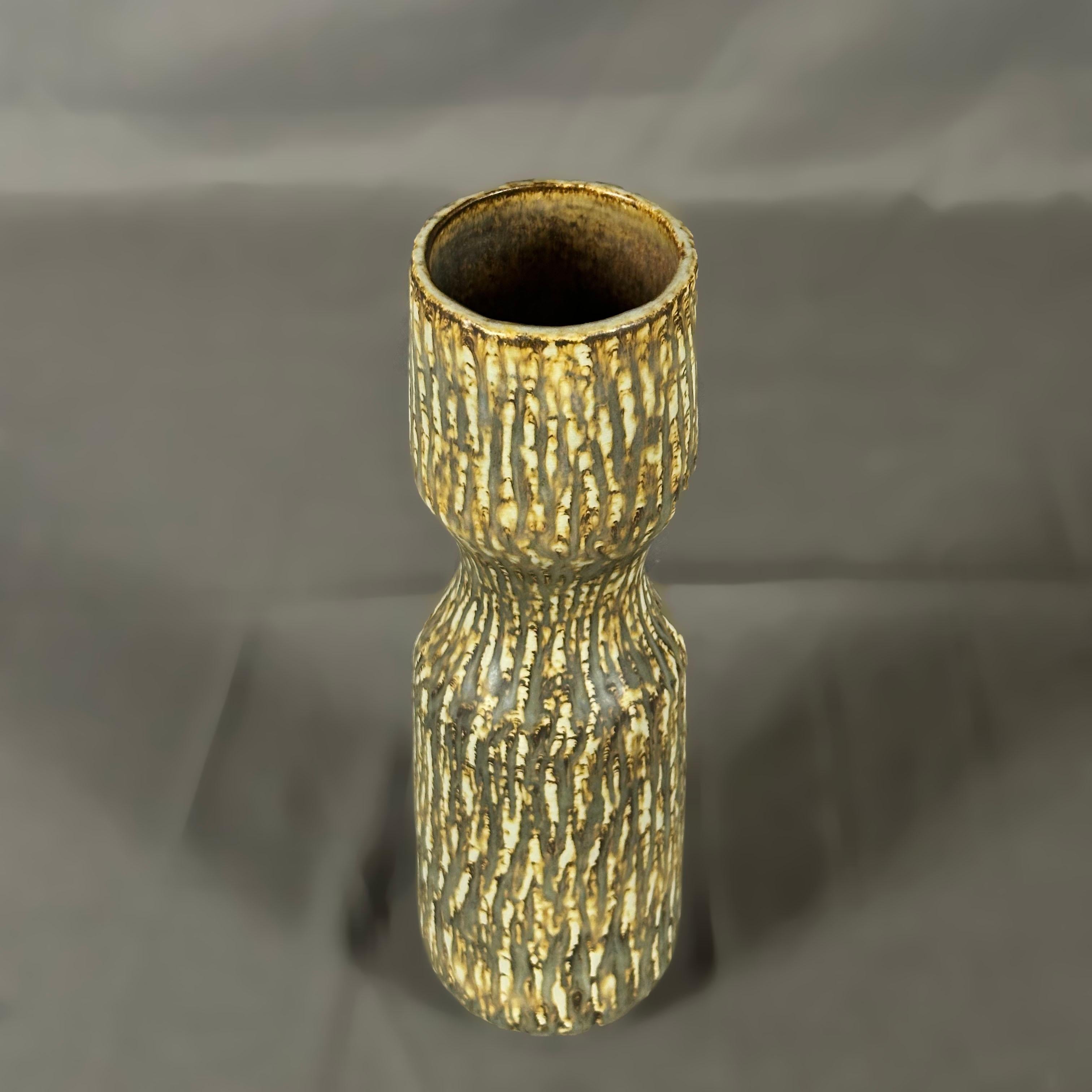 Gunnar Nylund for Rörstrand 1965's Model 7 Flower Vase from Rubus Collection In Good Condition For Sale In Mexico City, MX