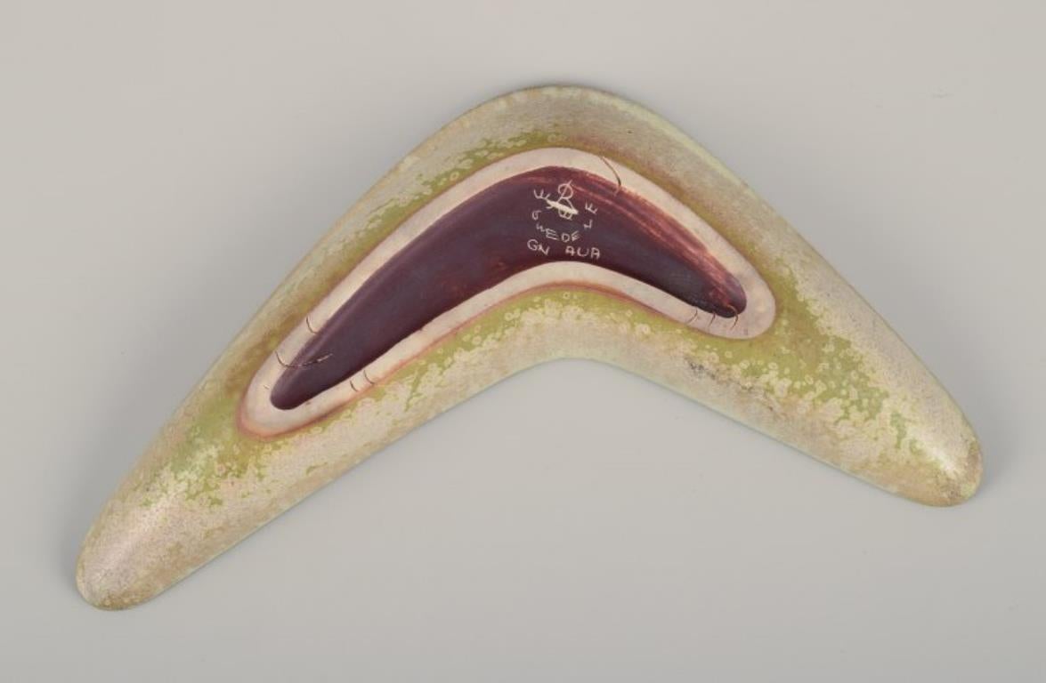 20th Century Gunnar Nylund for Rörstrand. Boomerang-shaped ceramic bowl. Eggshell glaze. For Sale