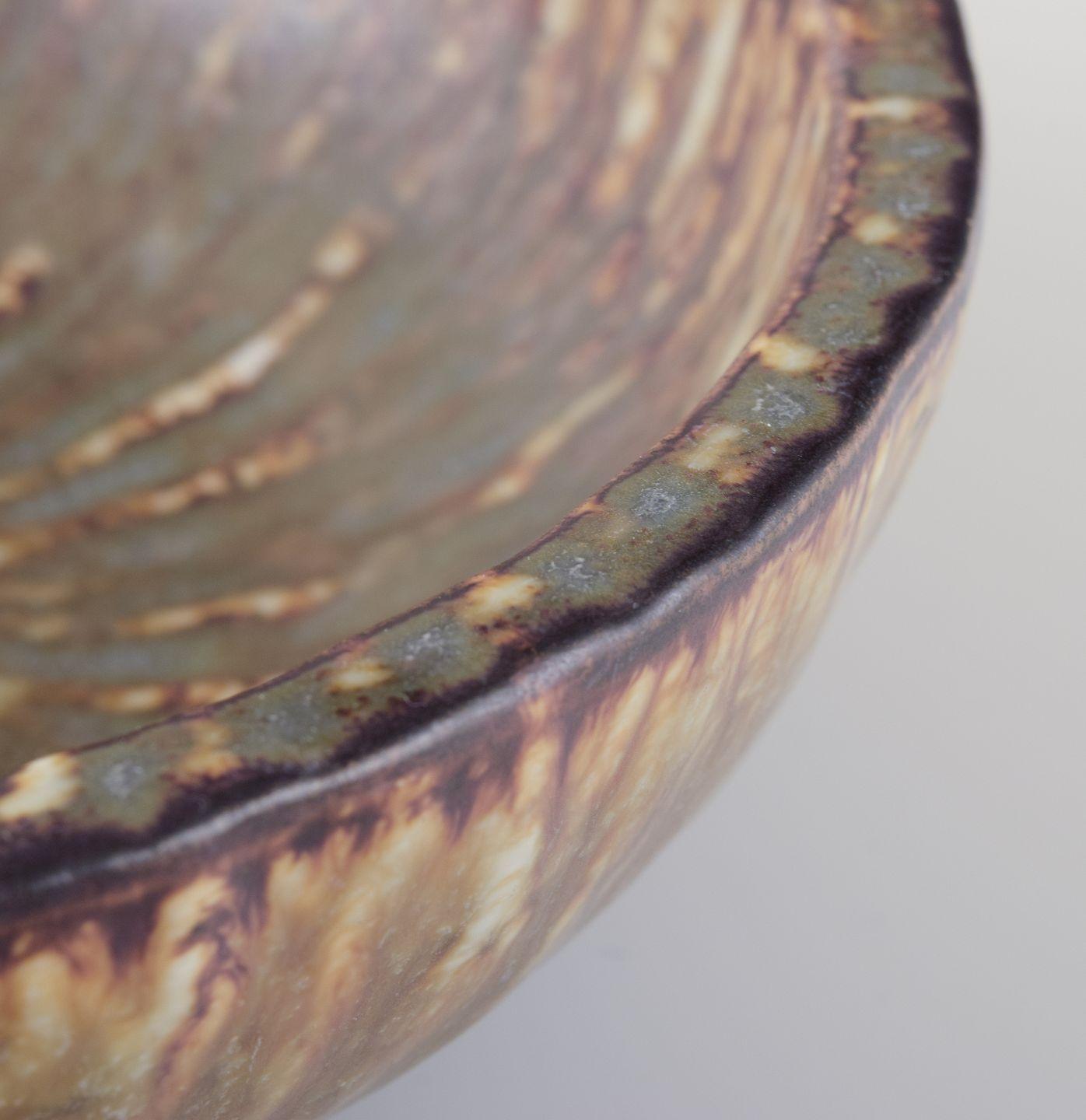 Swedish Gunnar Nylund for Rörstrand. Ceramic bowl. Birch tree glaze. Mid-20th C. For Sale