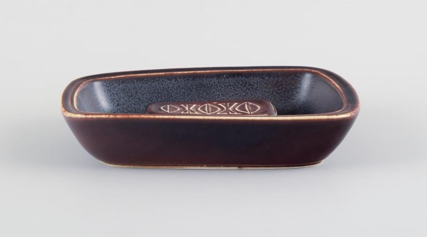 Scandinavian Modern Gunnar Nylund for Rörstrand. Ceramic bowl with glaze in brown tones.  For Sale