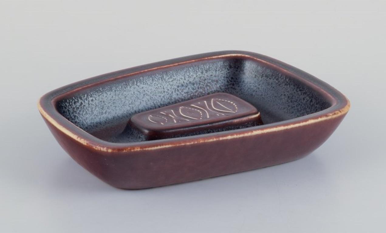Swedish Gunnar Nylund for Rörstrand. Ceramic bowl with glaze in brown tones.  For Sale