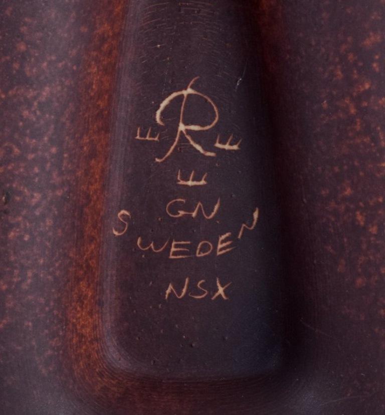 Milieu du XXe siècle Gunnar Nylund pour Rörstrand. Bol en céramique avec glaçure dans les tons bruns.  en vente
