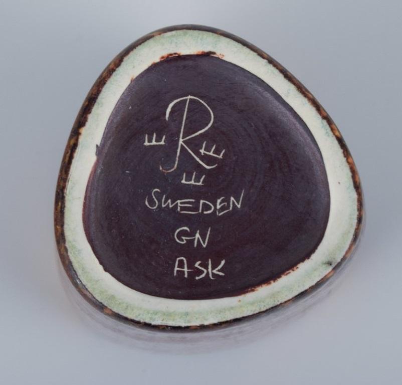 Gunnar Nylund for Rörstrand. Ceramic vase in mottled brown glaze. In Excellent Condition For Sale In Copenhagen, DK