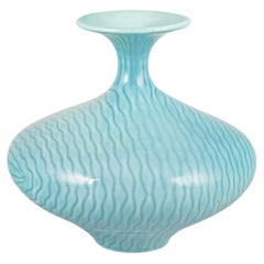Gunnar Nylund para Rörstrand. Jarrón de cerámica con esmalte azul turquesa. Mediados del siglo XX