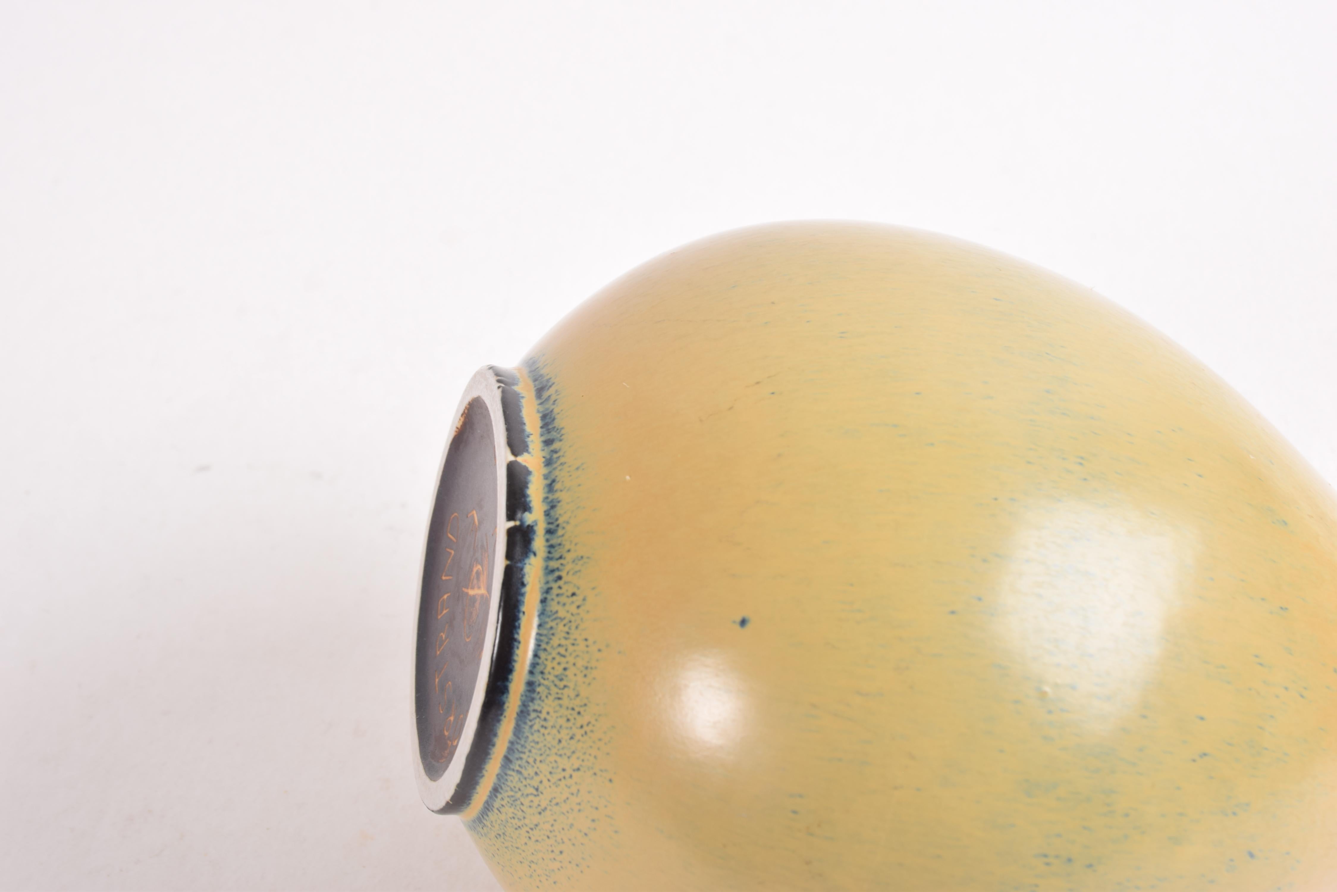 Vaso con manico Gunnar Nylund for Rörstrand, smalto giallo, metà del secolo scandinavo in vendita 5