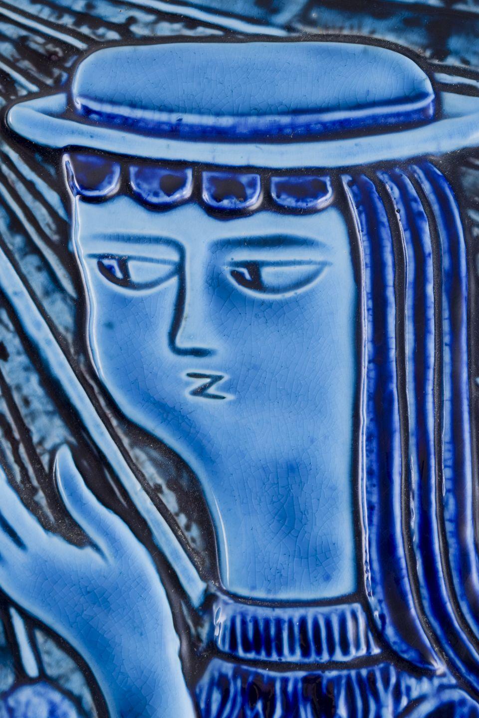 Gunnar Nylund pour Rörstrand. Grand relief mural en céramique émaillée. Femme et oiseau en vente 1