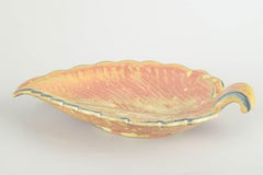 Gunnar Nylund for Rörstrand. Leaf-shaped dish in stoneware, mid-20th C.