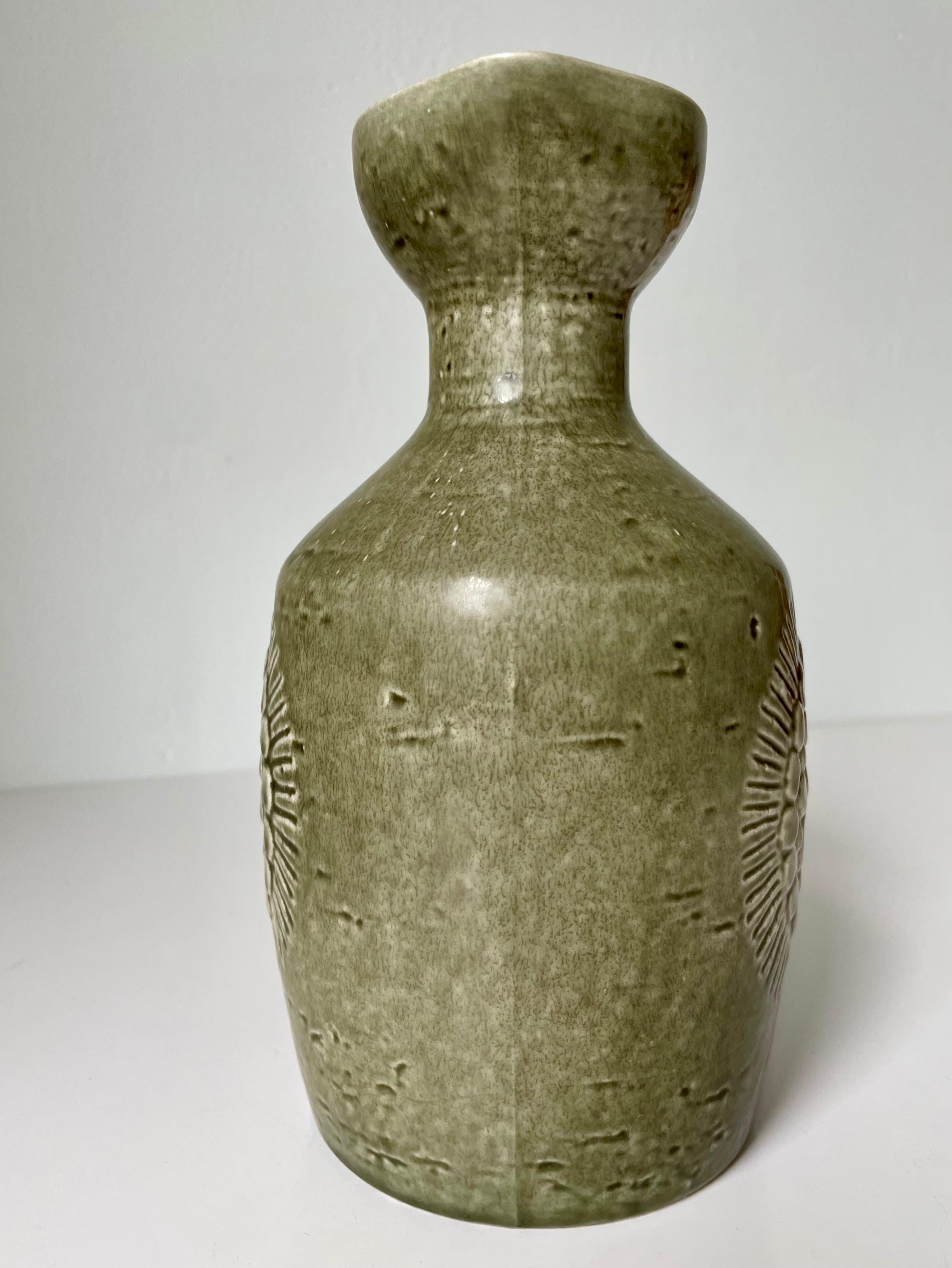 Gunnar Nylund für Rörstrand Olivgrüne Zenit-Vase, 1960er Jahre (20. Jahrhundert) im Angebot