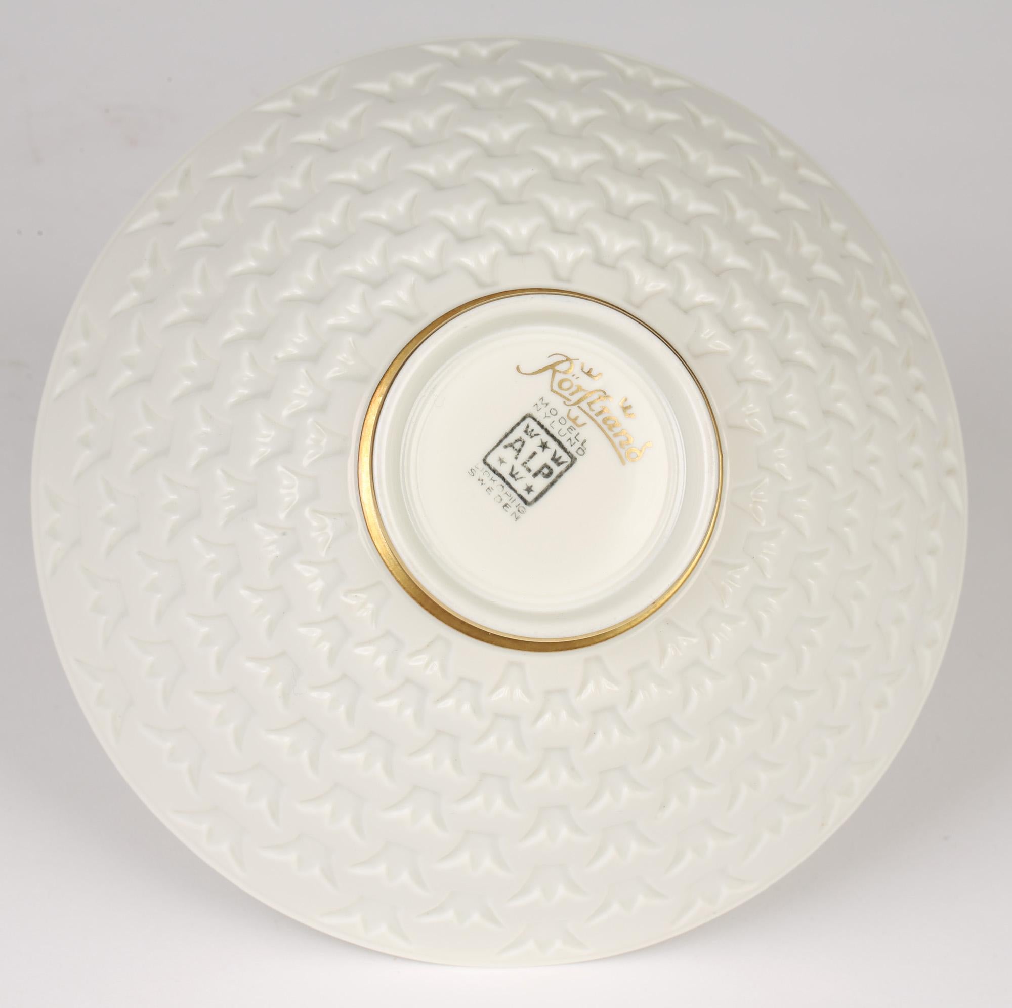 Porcelaine Bol de fenêtre en porcelaine à couronne Gunnar Nylund pour Rrstrand en vente
