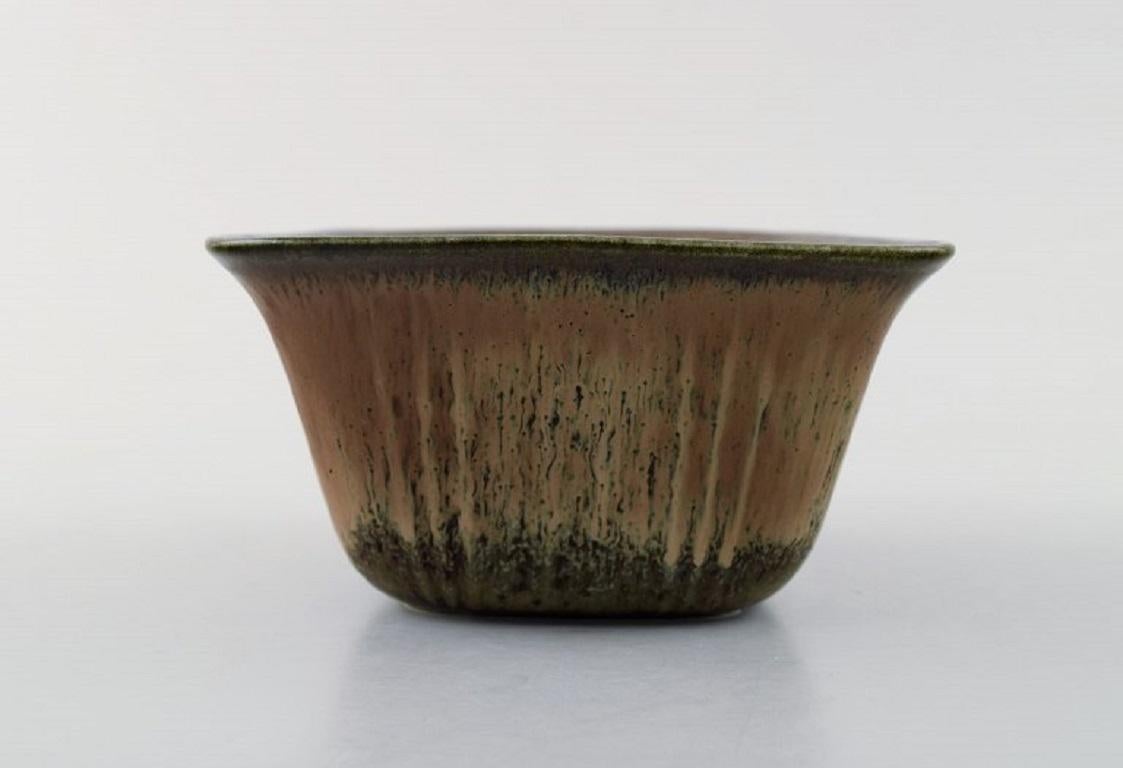 Scandinavian Modern Gunnar Nylund for Rörstrand / Rørstrand. Bowl in Glazed Ceramics For Sale