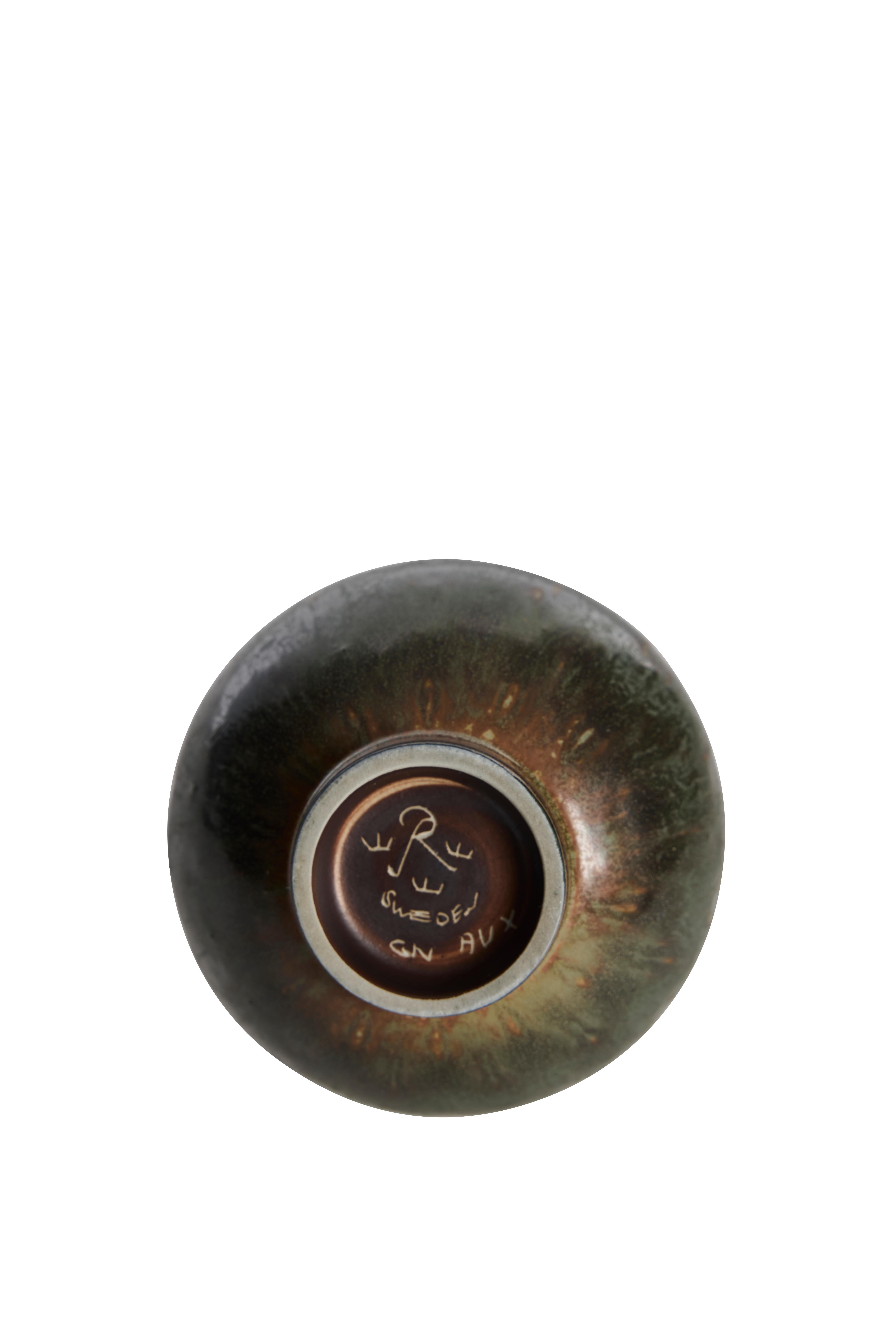 Suédois Gunnar Nylund pour Rörstrand, bol sculptural en grès vert, Suède, années 1950 en vente