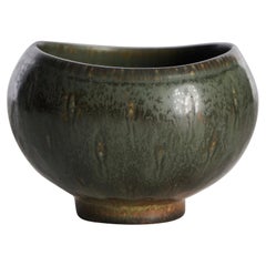 Gunnar Nylund per Rörstrand, Ciotola scultorea in gres verde, Svezia, anni '50