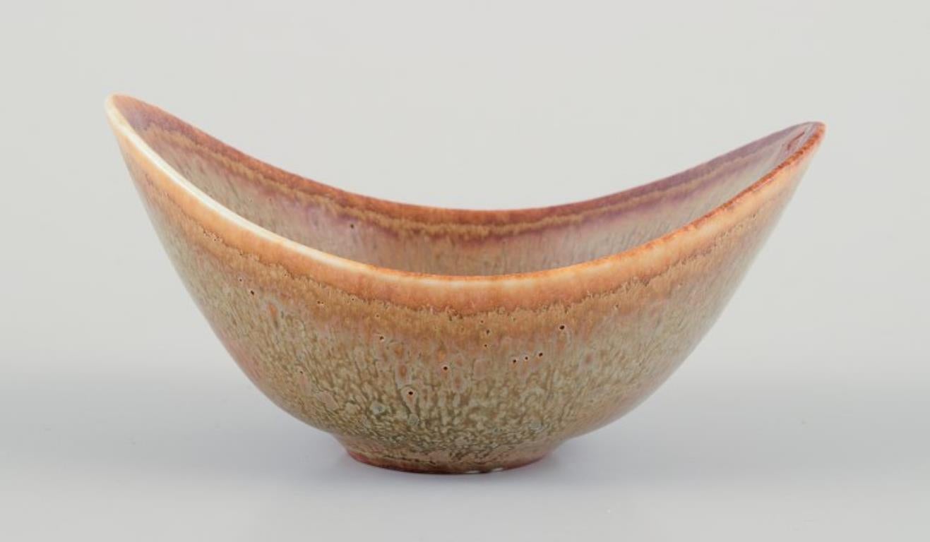 Swedish Gunnar Nylund for Rörstrand. Small ceramic bowl. Glaze in earthy tones For Sale