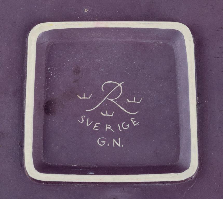 Gunnar Nylund for Rörstrand. Square ceramic cigar ashtray. Approx. 1960's For Sale 1