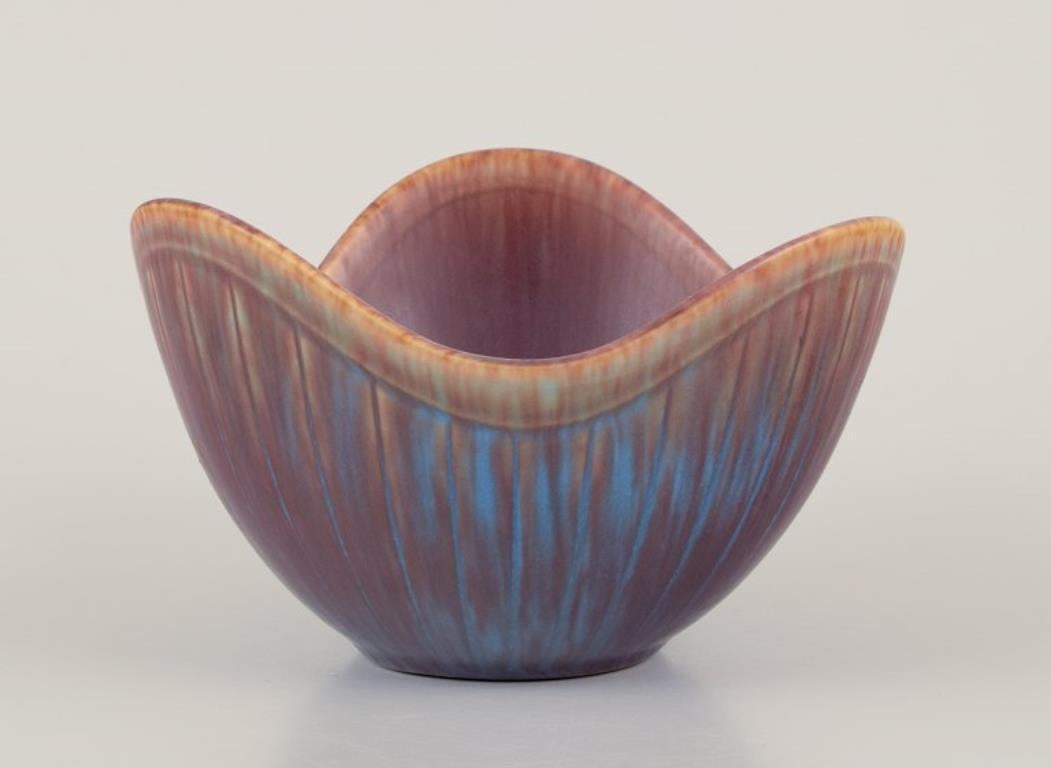 Vernissé Gunnar Nylund pour Rörstrand, Suède. Bol en céramique émaillé dans les tons bleu-brun en vente