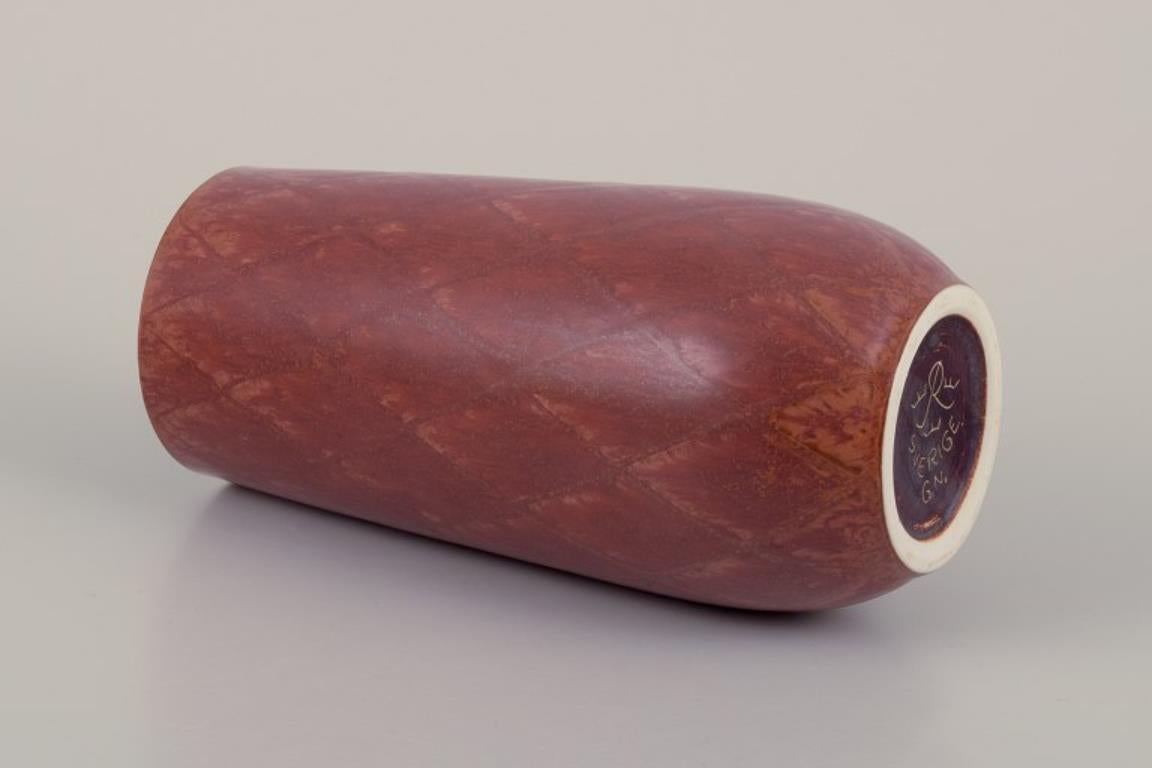 Gunnar Nylund pour Rörstrand, Suède. Vase en céramique à motif géométrique Excellent état - En vente à Copenhagen, DK