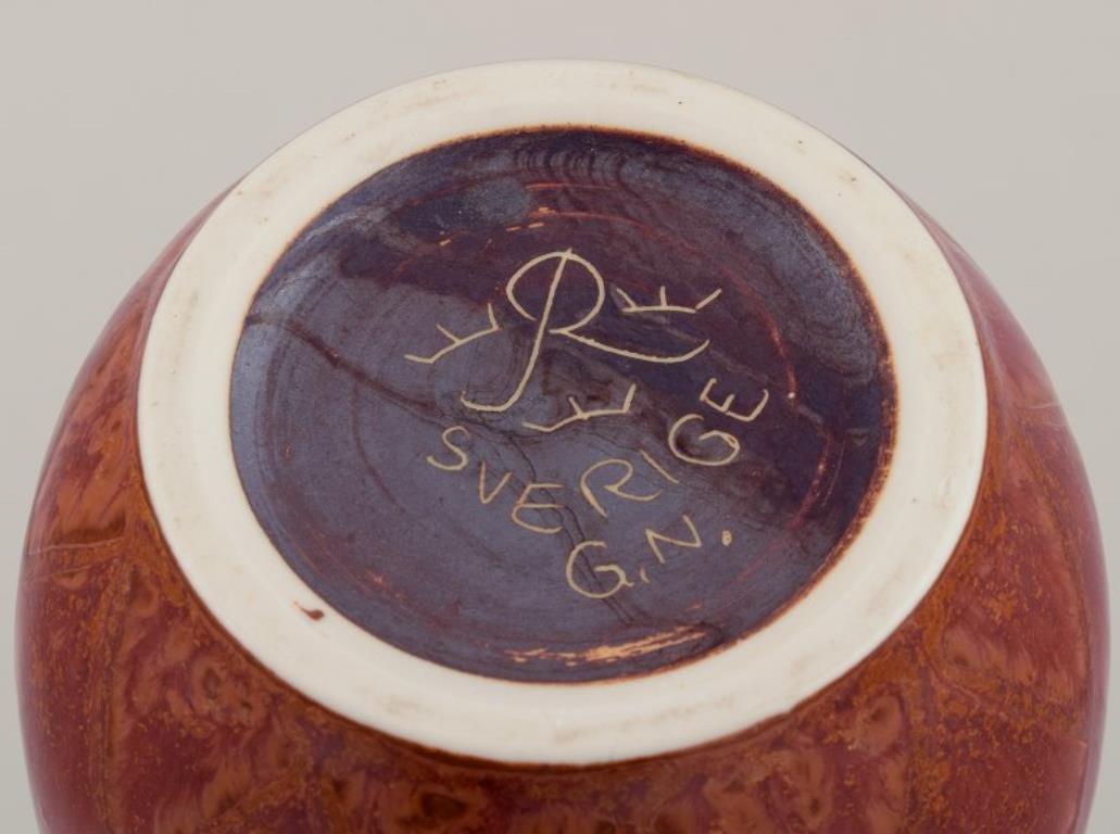 20ième siècle Gunnar Nylund pour Rörstrand, Suède. Vase en céramique à motif géométrique en vente