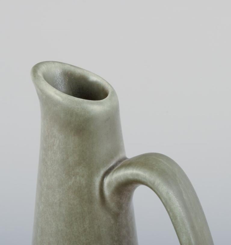 Gunnar Nylund for Rörstrand, Sweden. Pair of Ritzi ceramic pitchers. 1960s In Excellent Condition For Sale In Copenhagen, DK