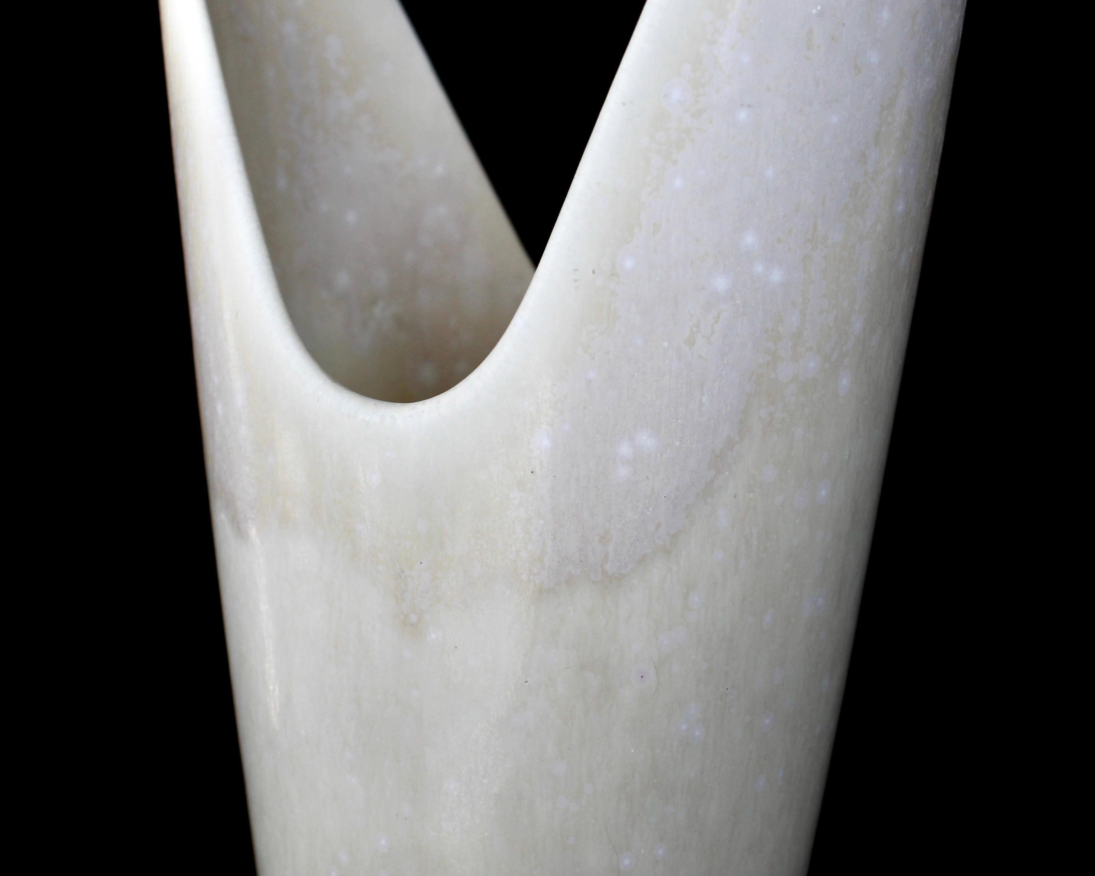 Gunnar Nylund for Rörstrand Swedish Cream Vase ARO circa 1950 en vente 4