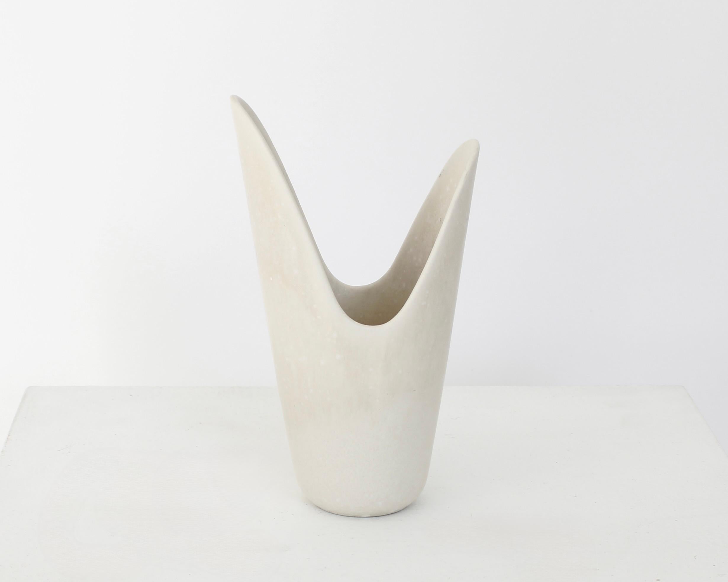 Gunnar Nylund for Rörstrand Swedish Cream Vase ARO circa 1950 en vente 10