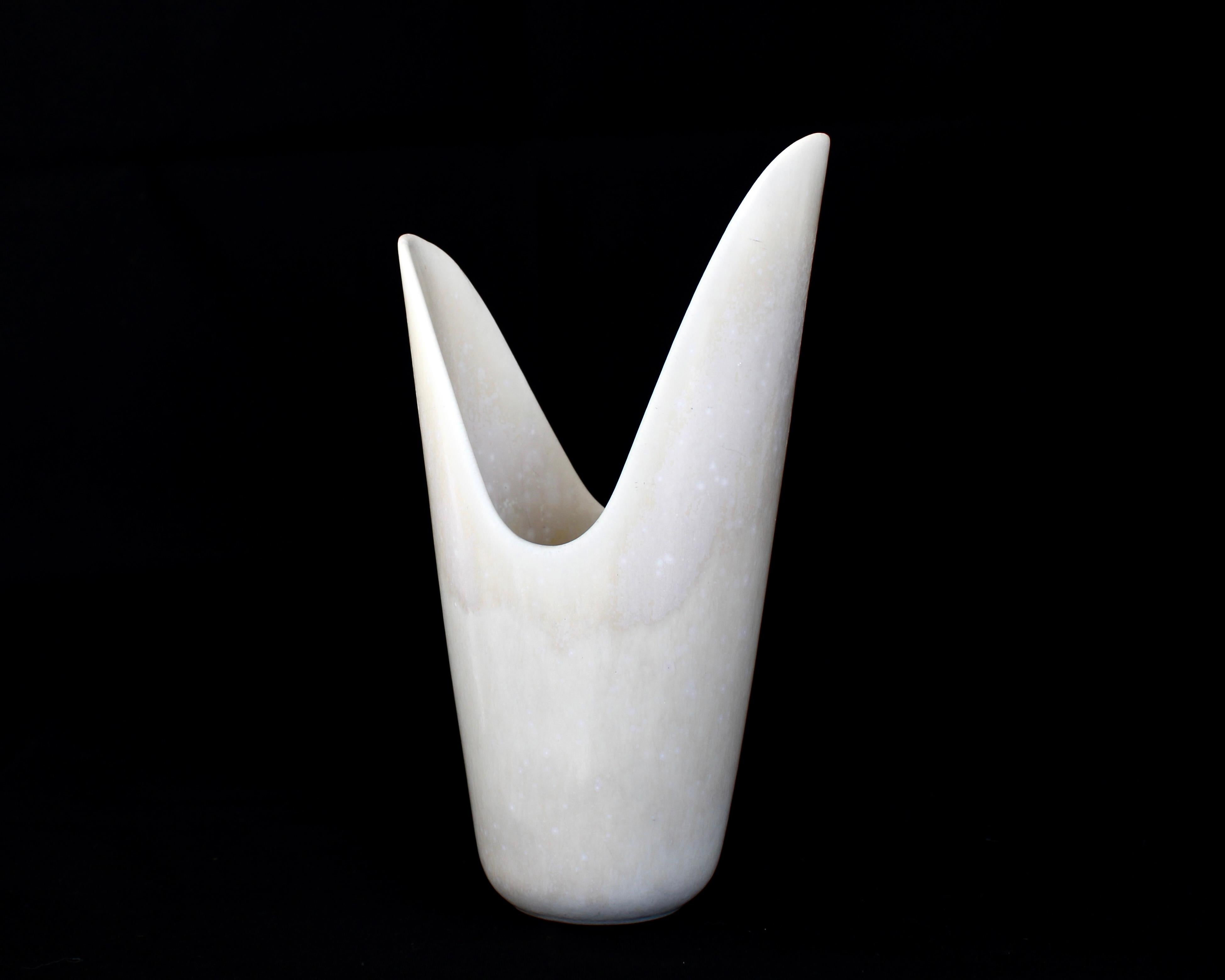 Gunnar Nylund for Rörstrand Swedish Cream Vase ARO circa 1950 en vente 1