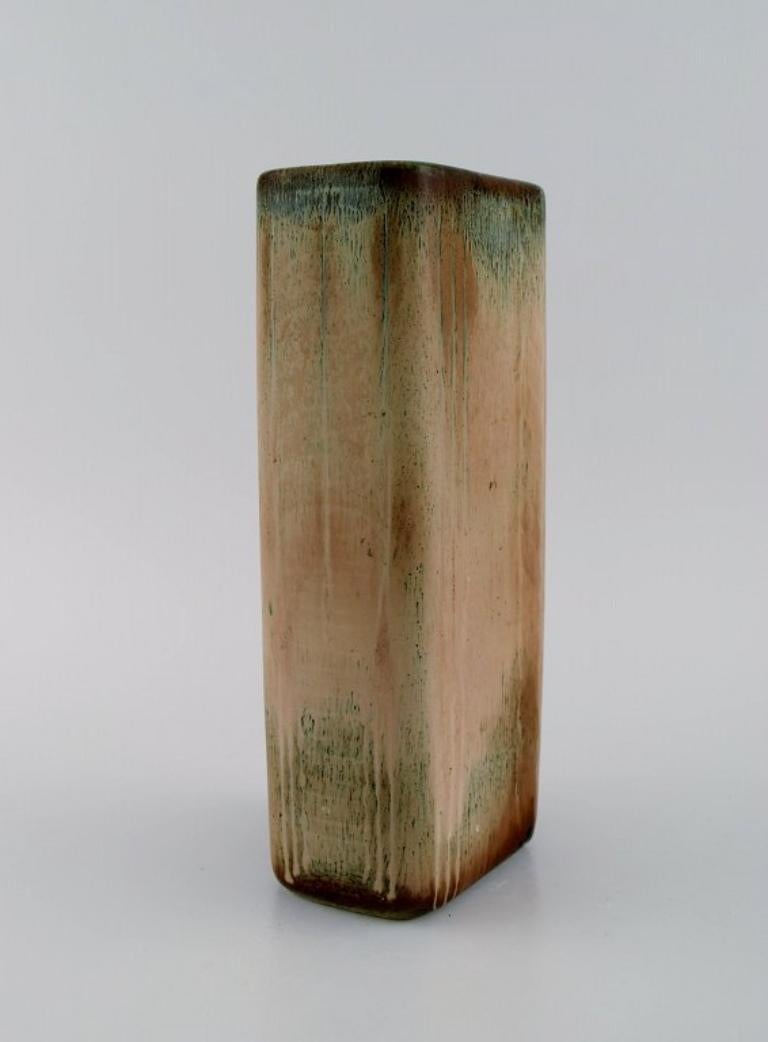 Scandinavian Modern Gunnar Nylund for Rörstrand. Vase in glazed ceramics. 1960s
