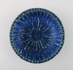 Gunnar Nylund for Rørstrand. Bowl in glazed ceramics. Mid-20th C.