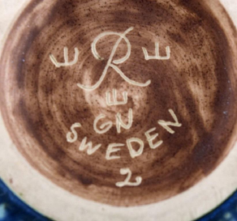 Swedish Gunnar Nylund for Rørstrand. Bowl in glazed ceramics. Mid-20th C. For Sale