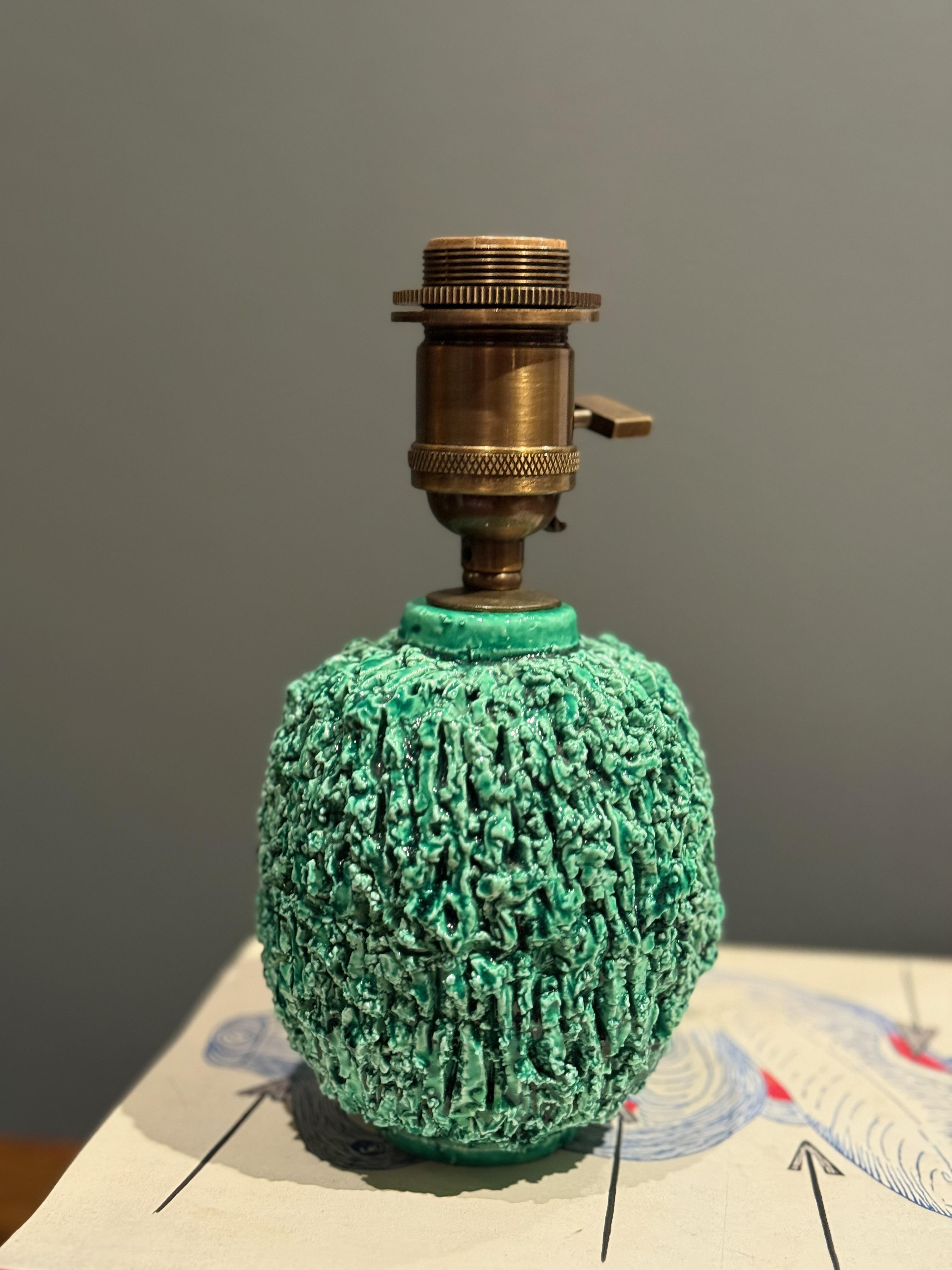 Milieu du XXe siècle Gunnar Nylund Green Chamotte Stoneware Table Lamp. Rörstrand, 1950s. en vente