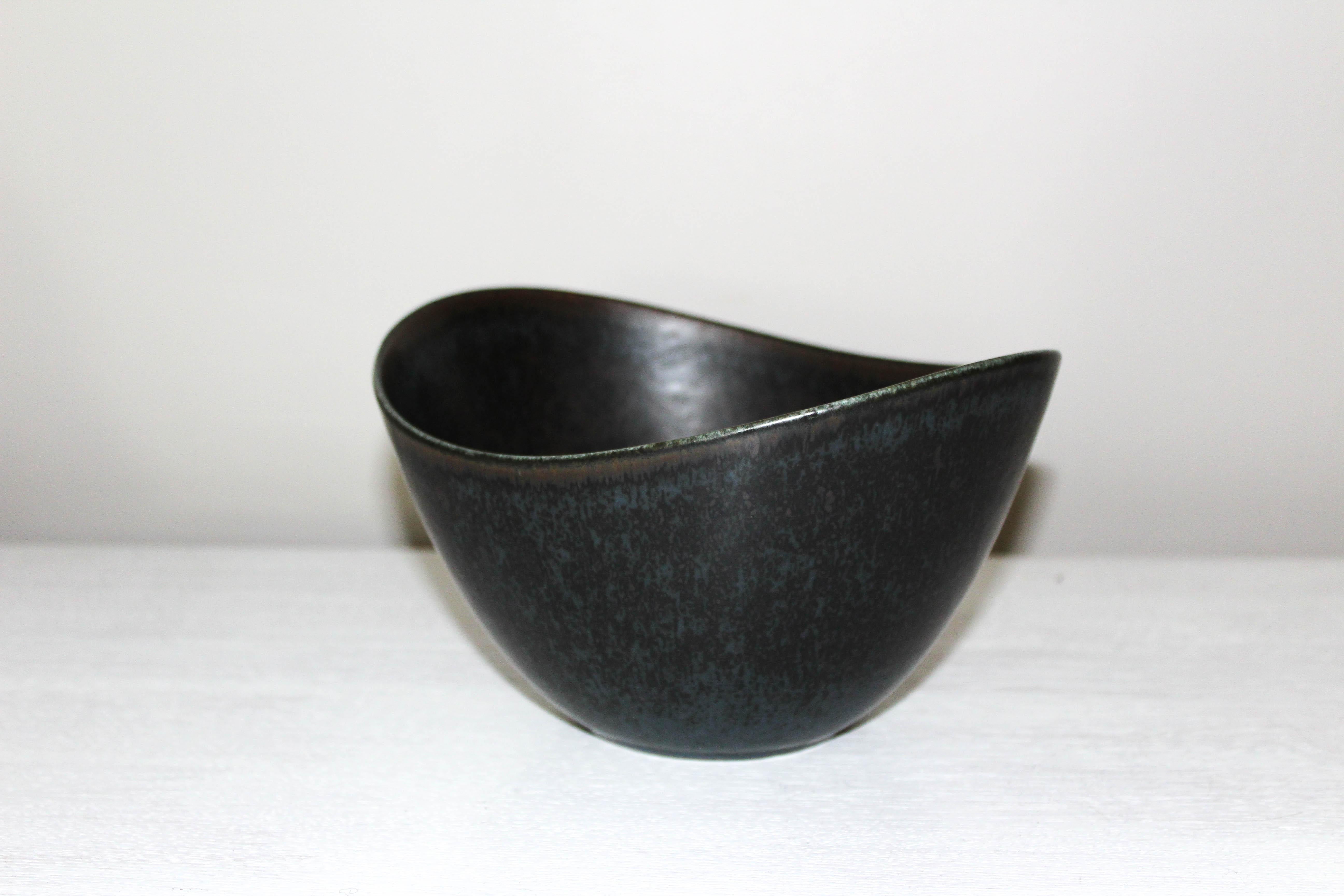 Gunnar Nylund Large Ceramic Bowl for Rörstrand In Excellent Condition For Sale In Malmo, SE