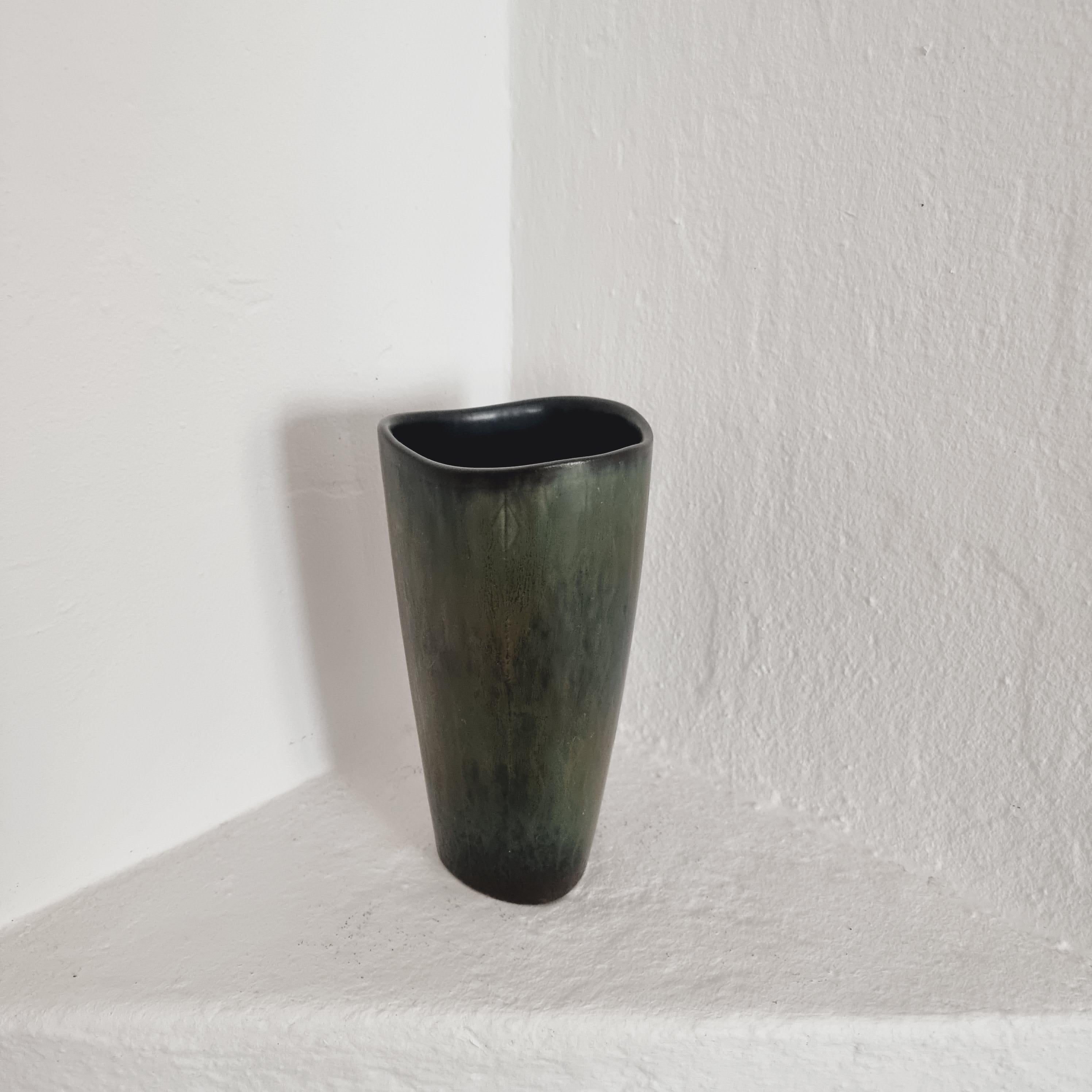 Large ceramic vase by Gunnar Nylund for Rörstrand, Sweden Mid-1900s. 

Beautiful dark glaze. Signed. In good condition, few smaller signs of age and wear.