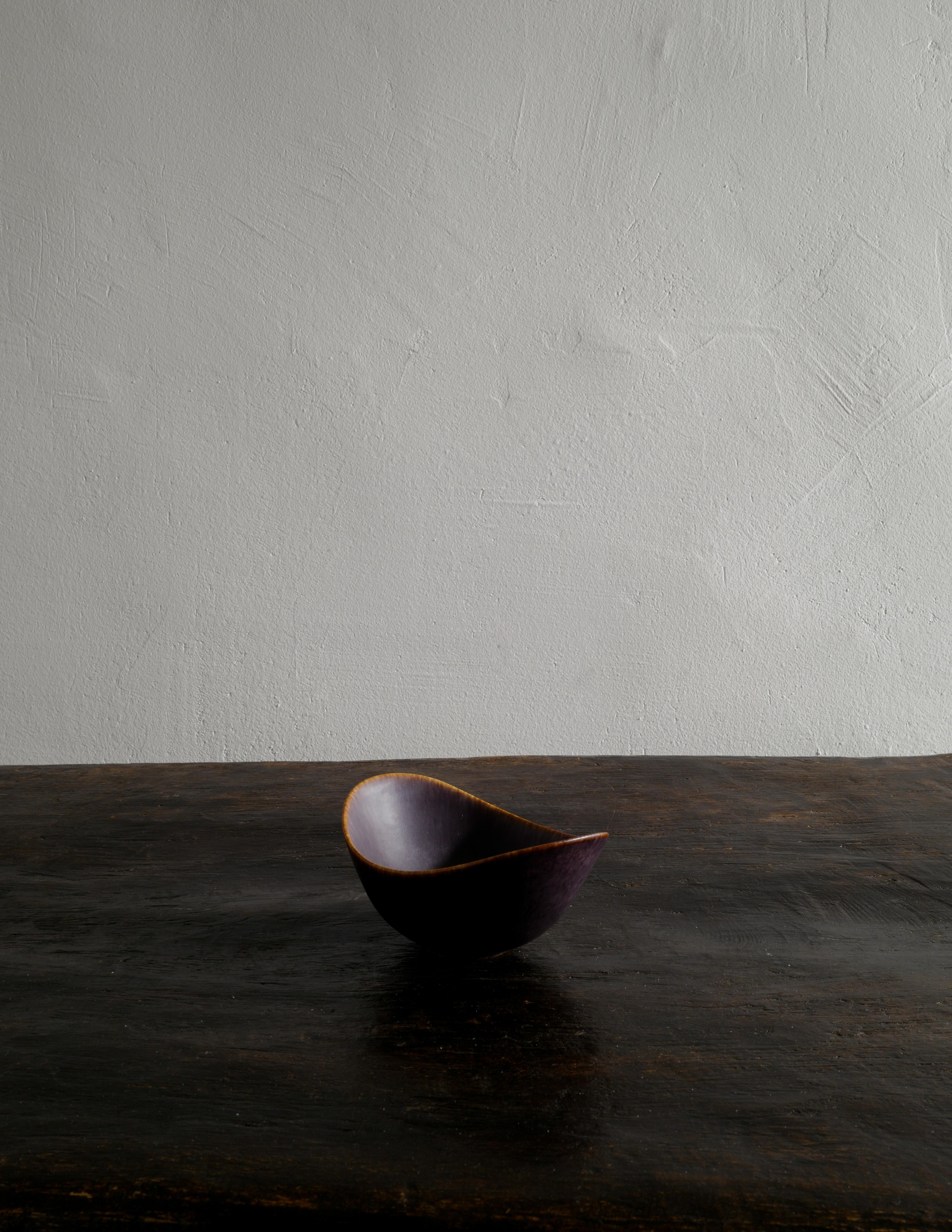Swedish Gunnar Nylund Mid Century Ceramic Bowl Produced by Rörstrand in Sweden, 1950s