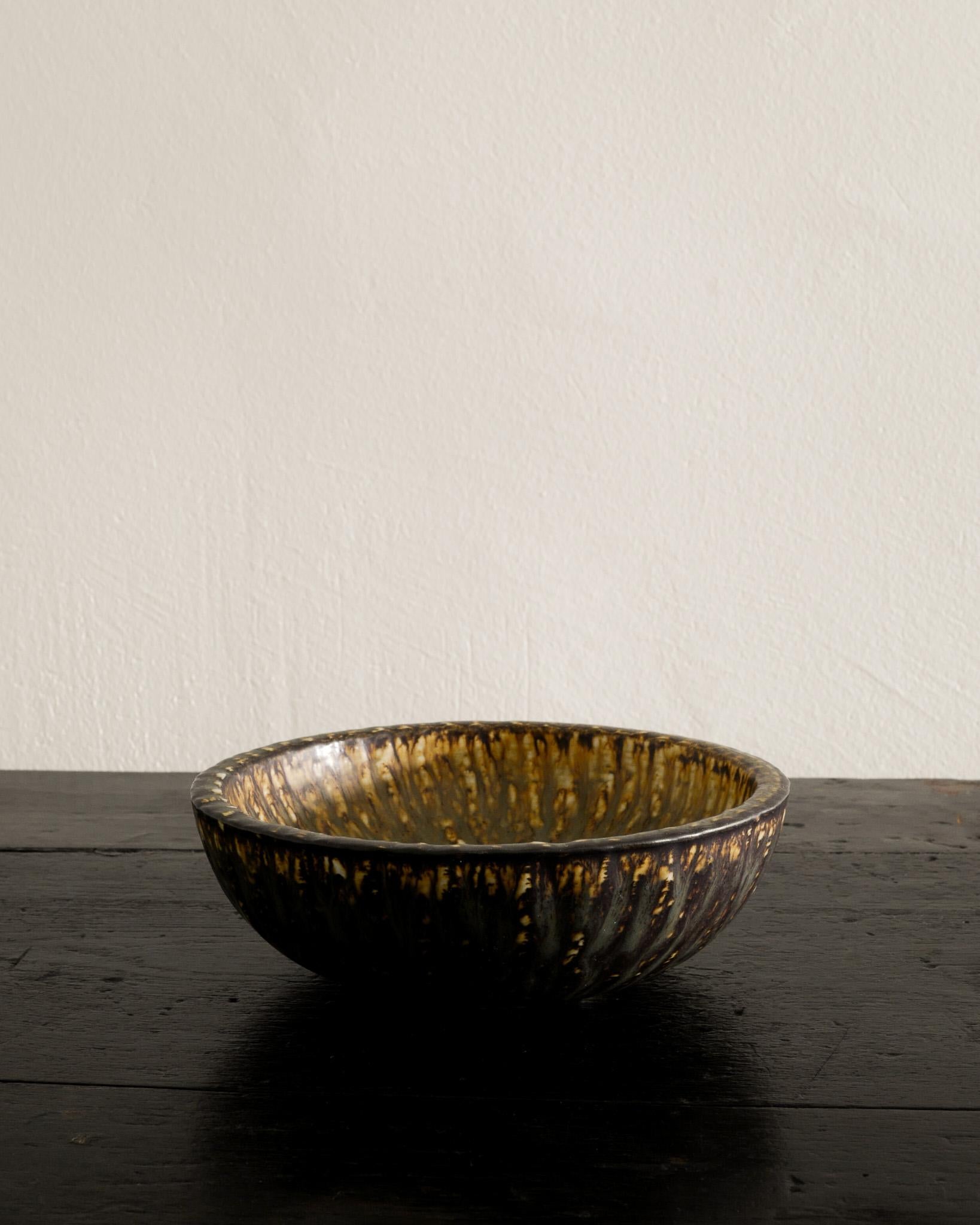 Svedese Ciotole in gres ceramico di Gunnar Nylund, metà del secolo scorso, di Rörstrand Svezia, anni '50 in vendita
