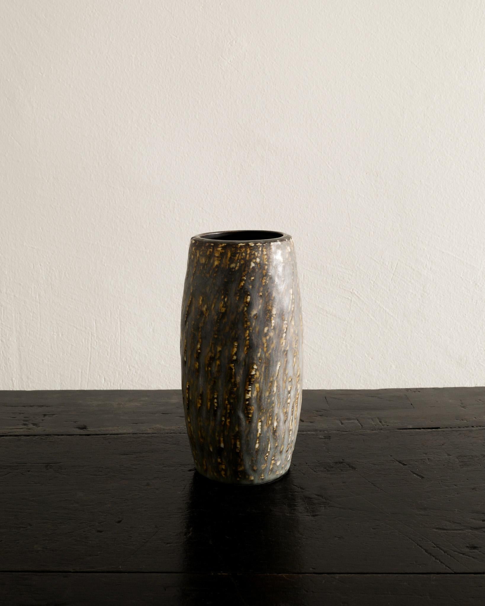 Gunnar Nylund Mid Century Ceramic Stoneware Vase by Rörstrand Sweden, 1950s  In Good Condition For Sale In Stockholm, SE