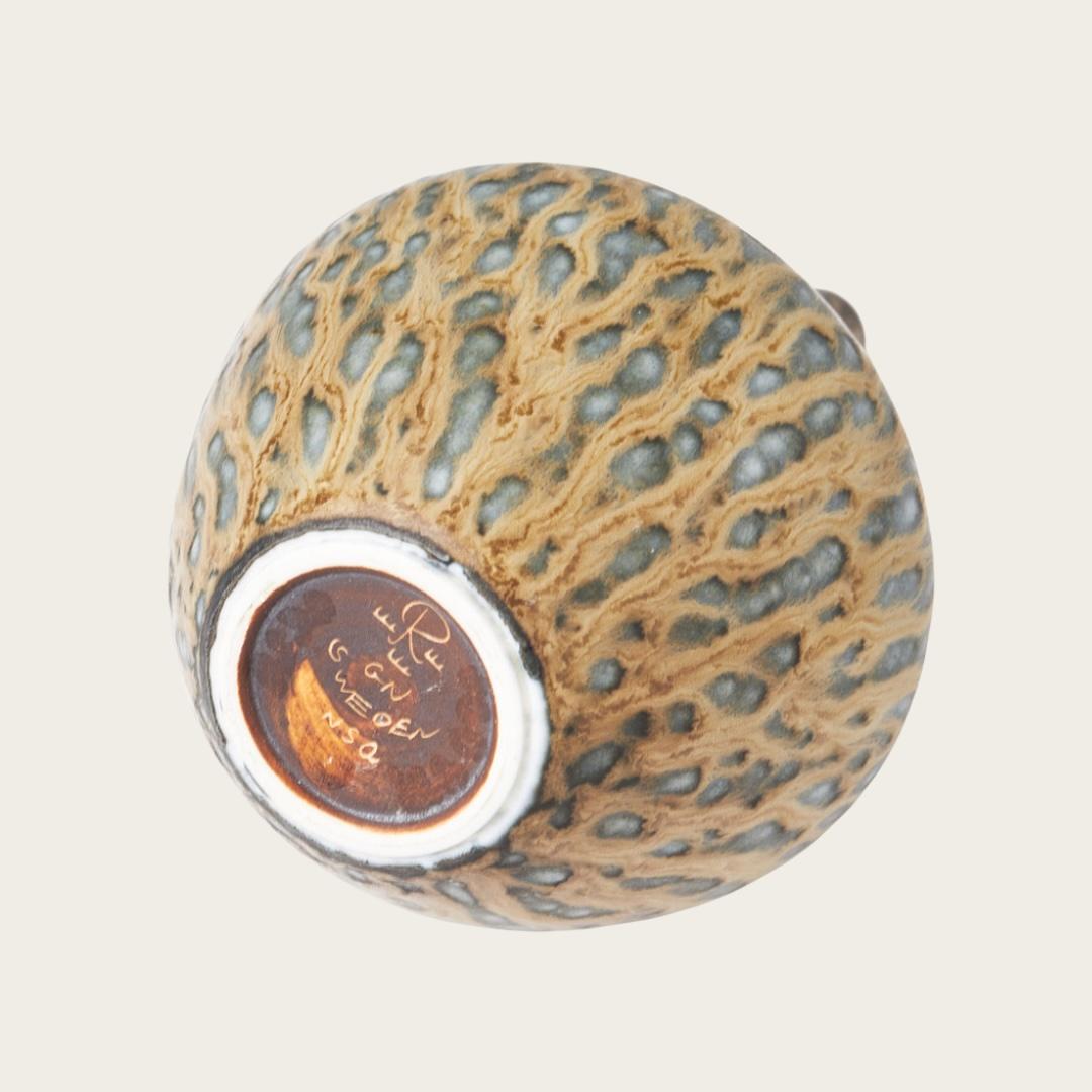 Gunnar Nylund NSQ Stoneware Vase for Rörstrand In Good Condition For Sale In Brooklyn, NY