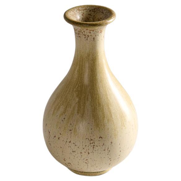 Gunnar Nylund, cremefarbene tropfenförmige glasierte Vase in Tropfenform, Schweden, 1960er Jahre