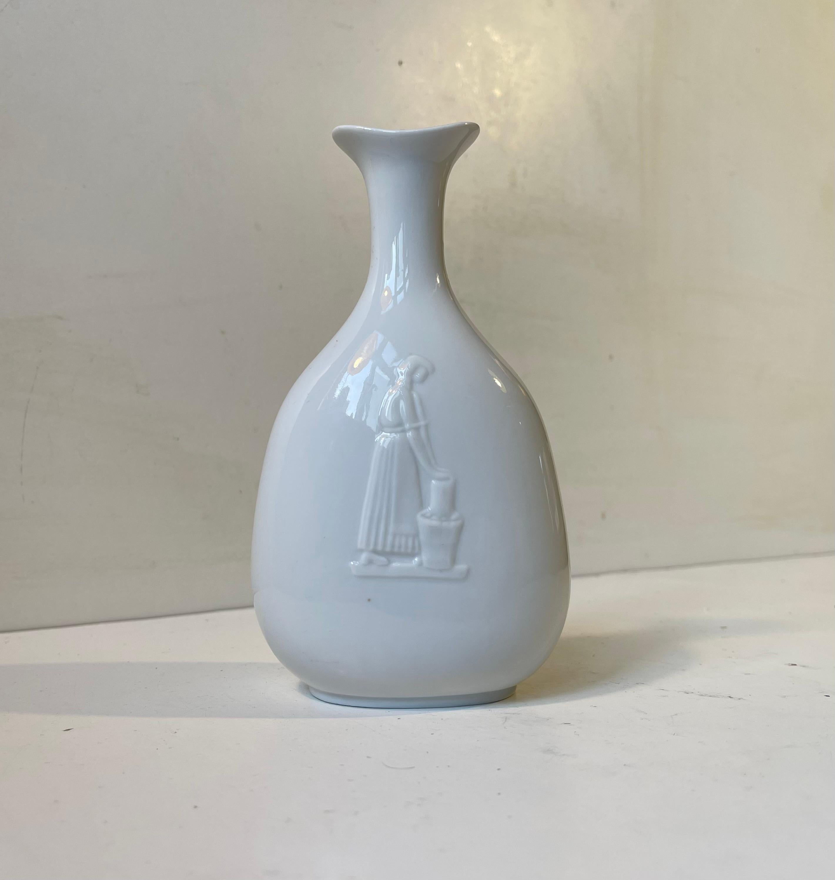 Mid-Century moderno Vaso in porcellana Gunnar Nylund con smalto bianco, 1964 in vendita
