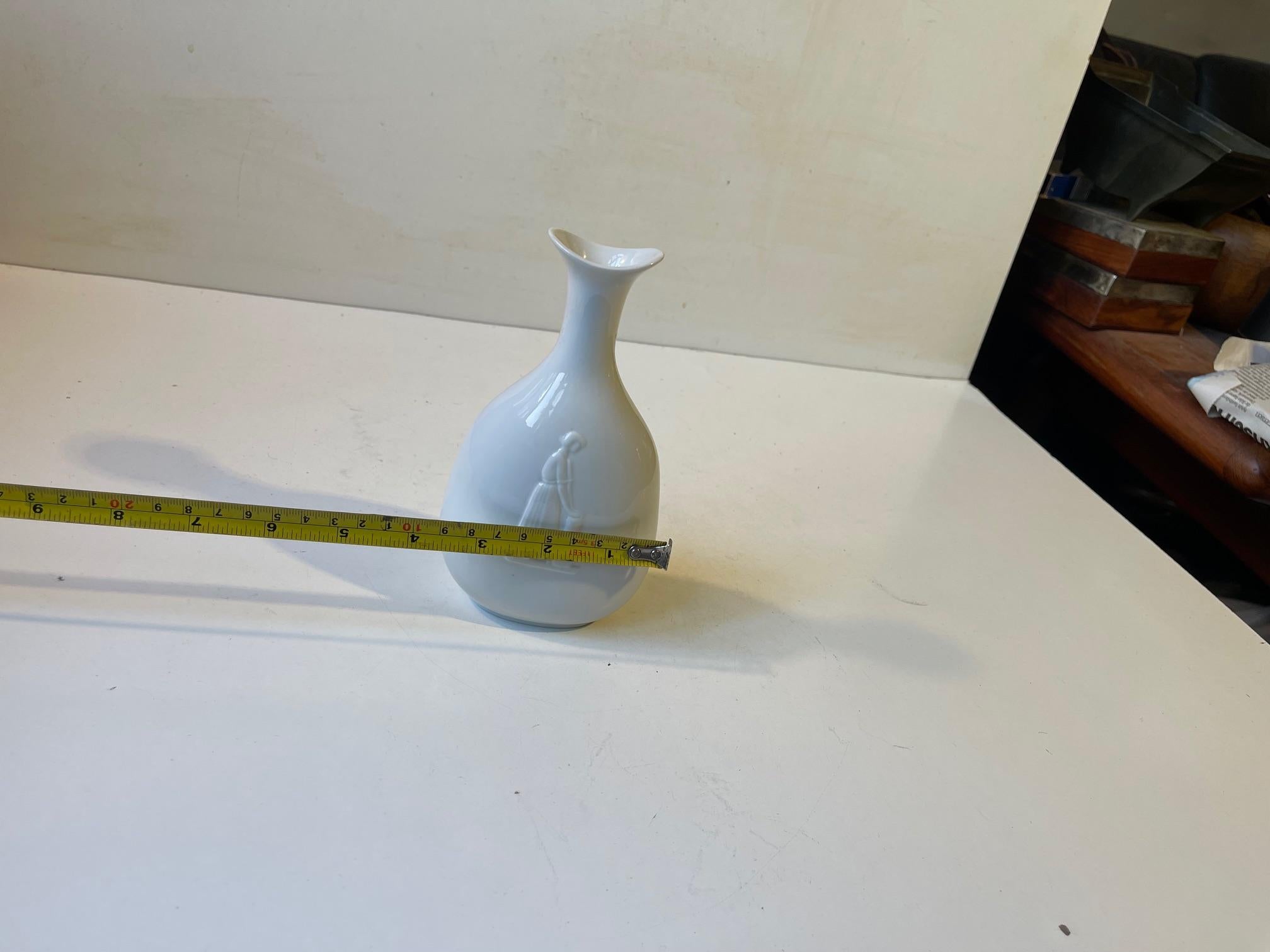 Metà XX secolo Vaso in porcellana Gunnar Nylund con smalto bianco, 1964 in vendita